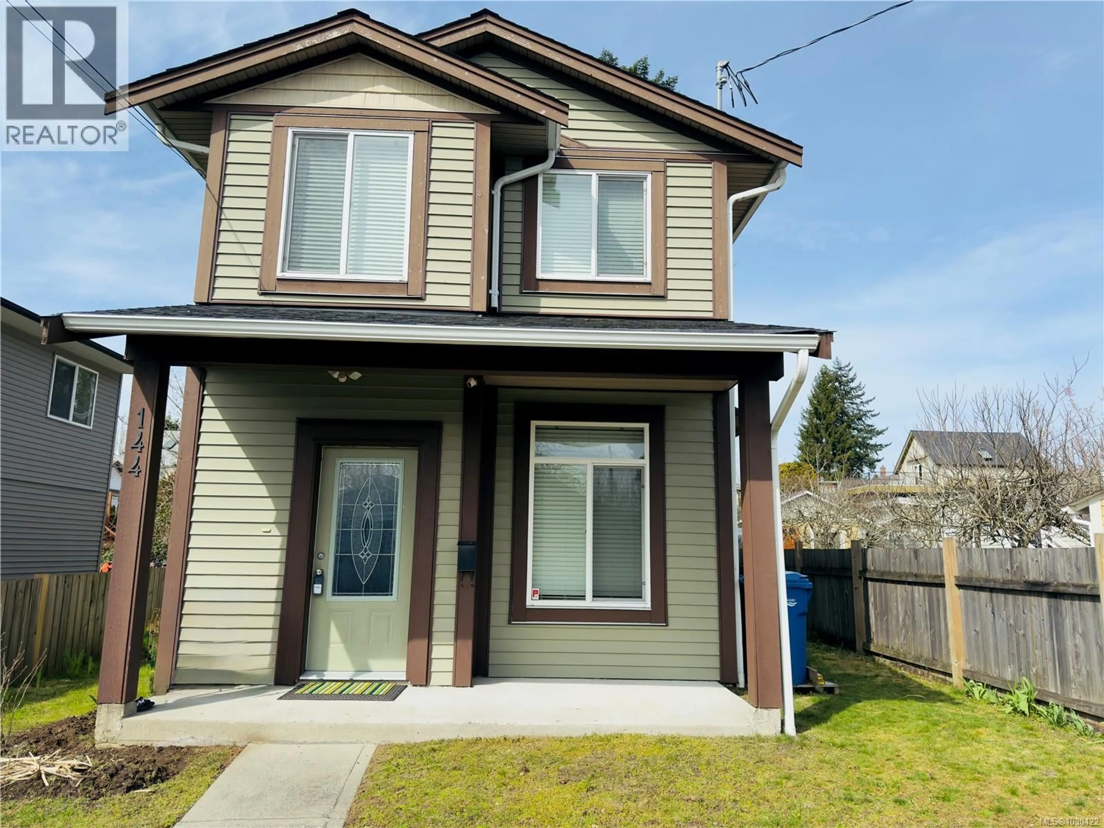 Home with vinyl exterior material, street for 144 VICTORIA ROAD, Nanaimo British Columbia V9R4P5