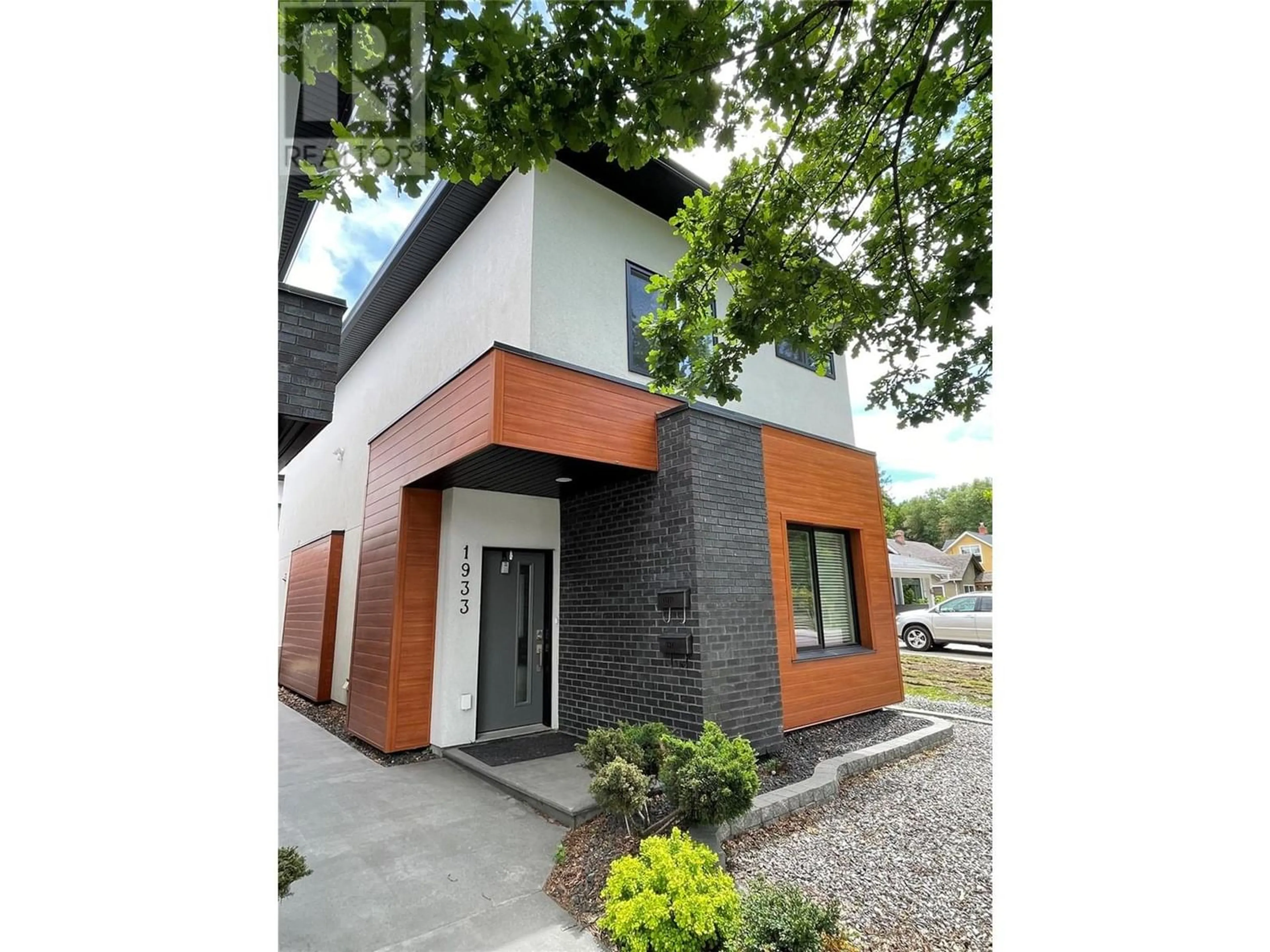 Home with brick exterior material for 1933 Ethel Street, Kelowna British Columbia V1Y2Z6