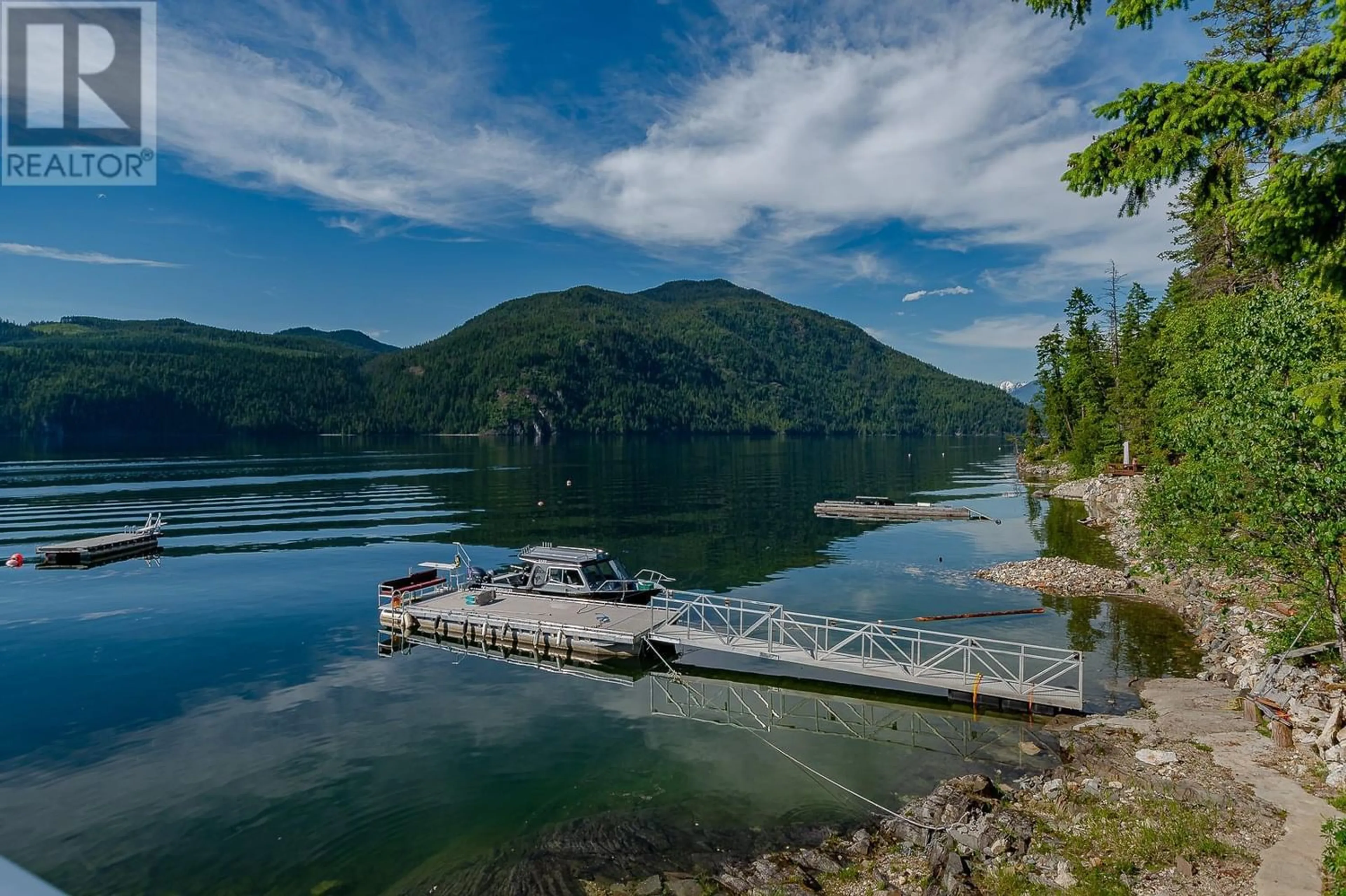 Patio, lake for Lot 1 Pete Martin Bay, Anstey Arm British Columbia V0E2V0