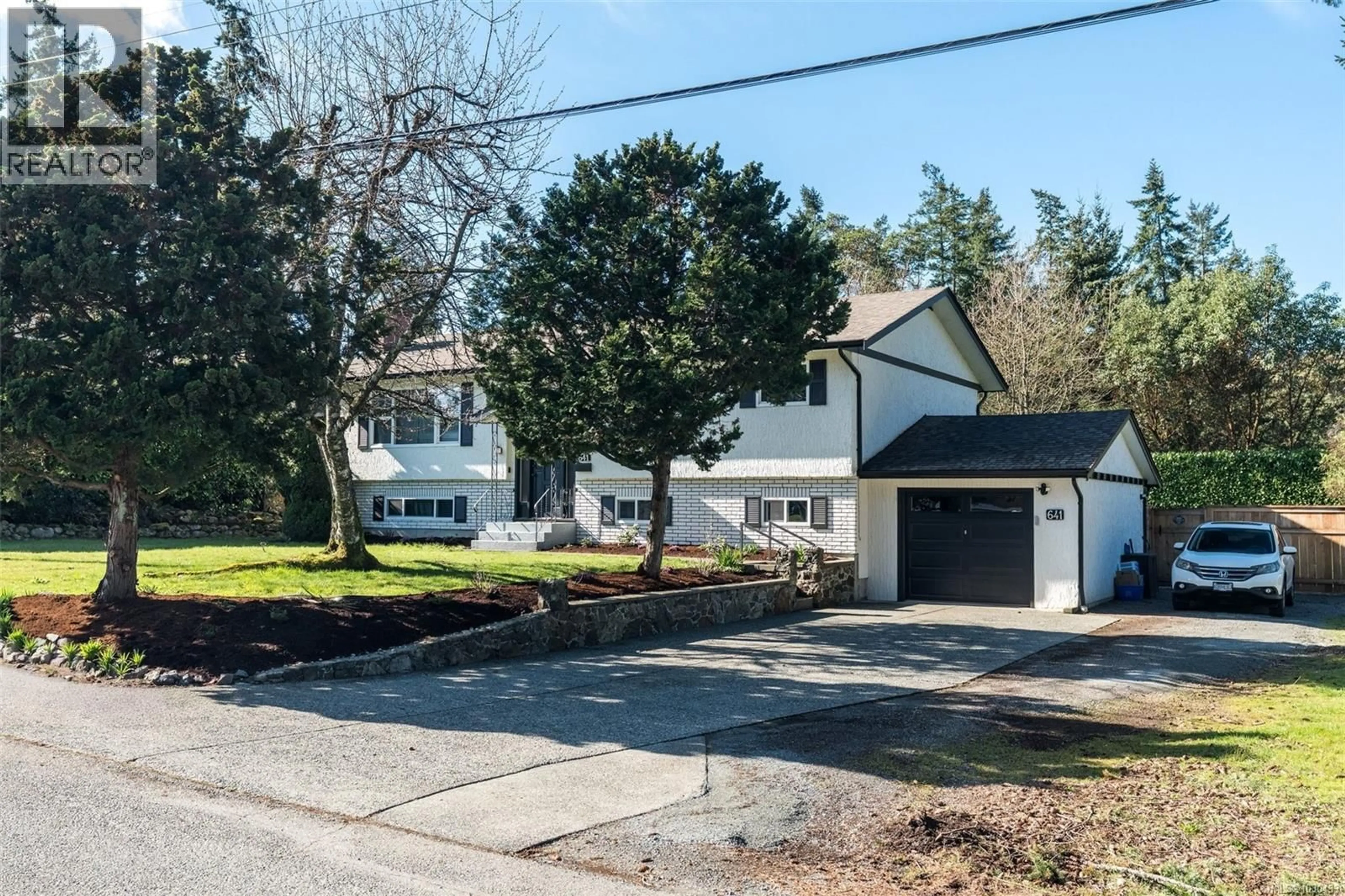 A pic from outside/outdoor area/front of a property/back of a property/a pic from drone, street for 641 JADEL DRIVE, Colwood British Columbia V9C2L3