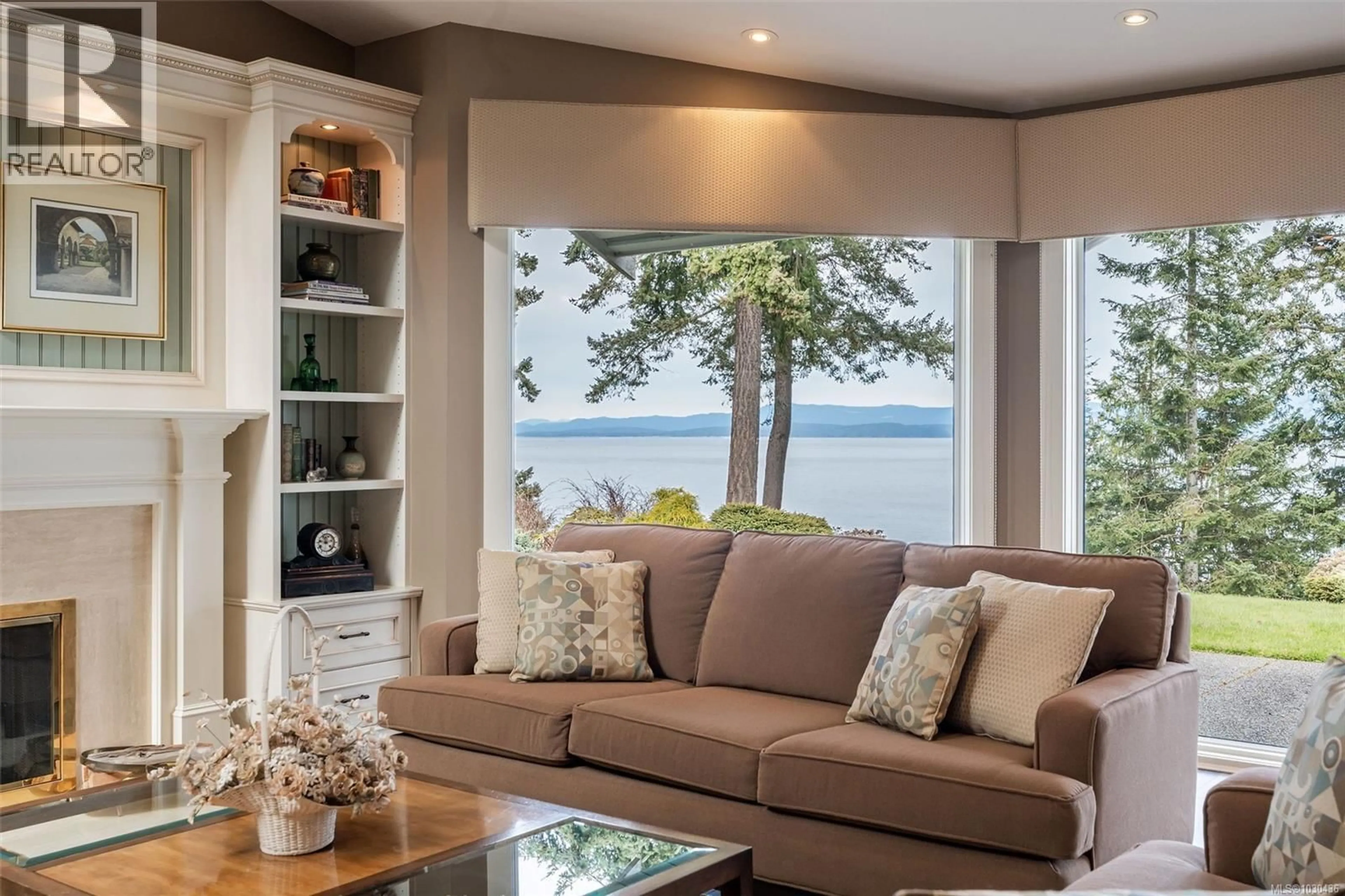 Living room with furniture, unknown for 876 GAETJEN STREET, Parksville British Columbia V9P1A6