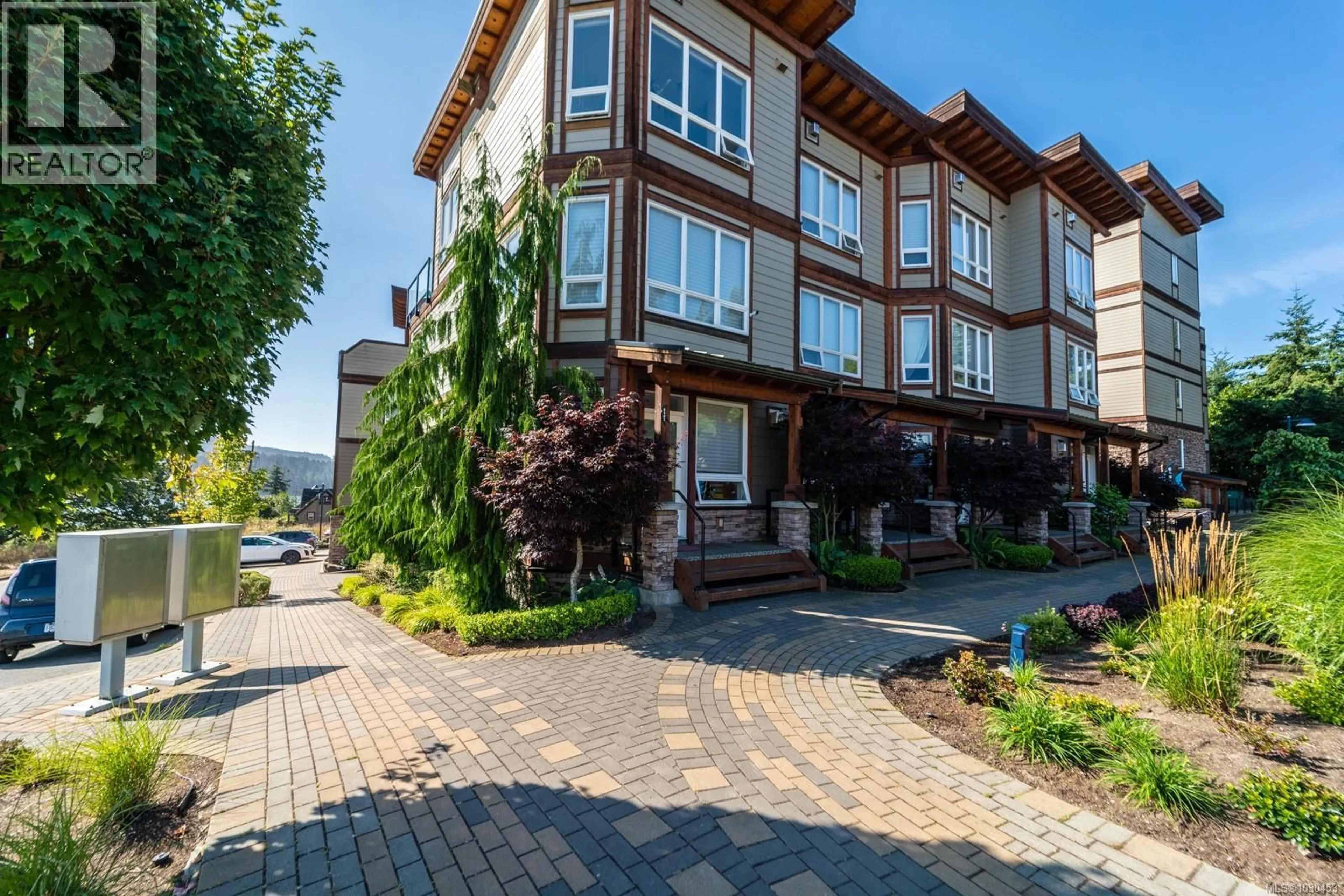 Patio, street for 204 - 6591 LINCROFT ROAD, Sooke British Columbia V9Z1M2
