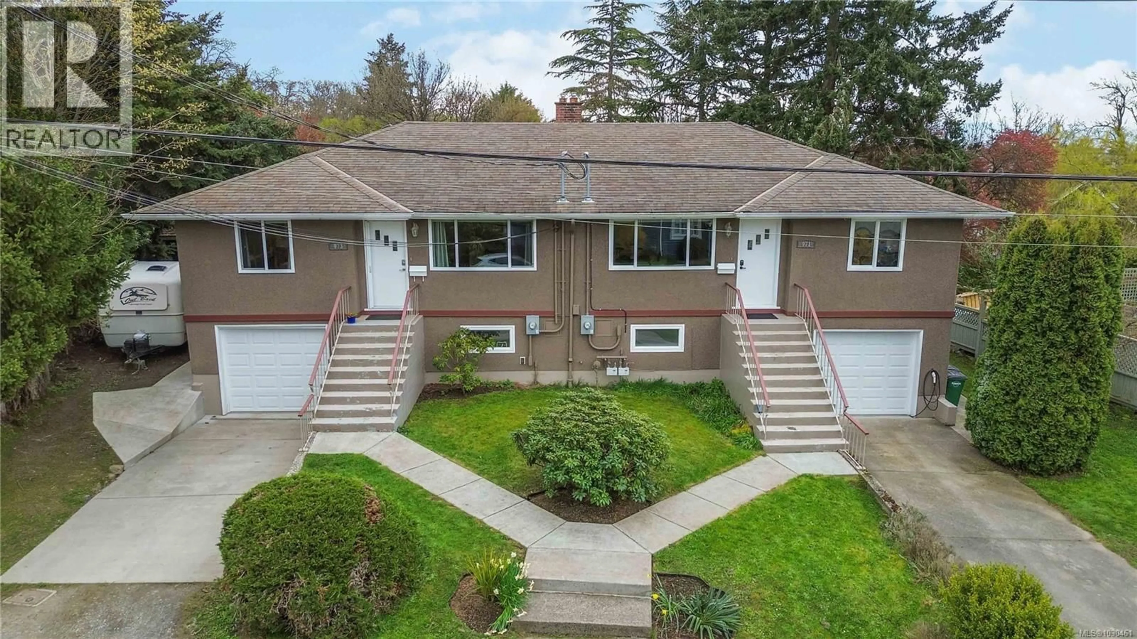 A pic from outside/outdoor area/front of a property/back of a property/a pic from drone, street for 971-973 LOVAT AVENUE, Saanich British Columbia V8X1V4