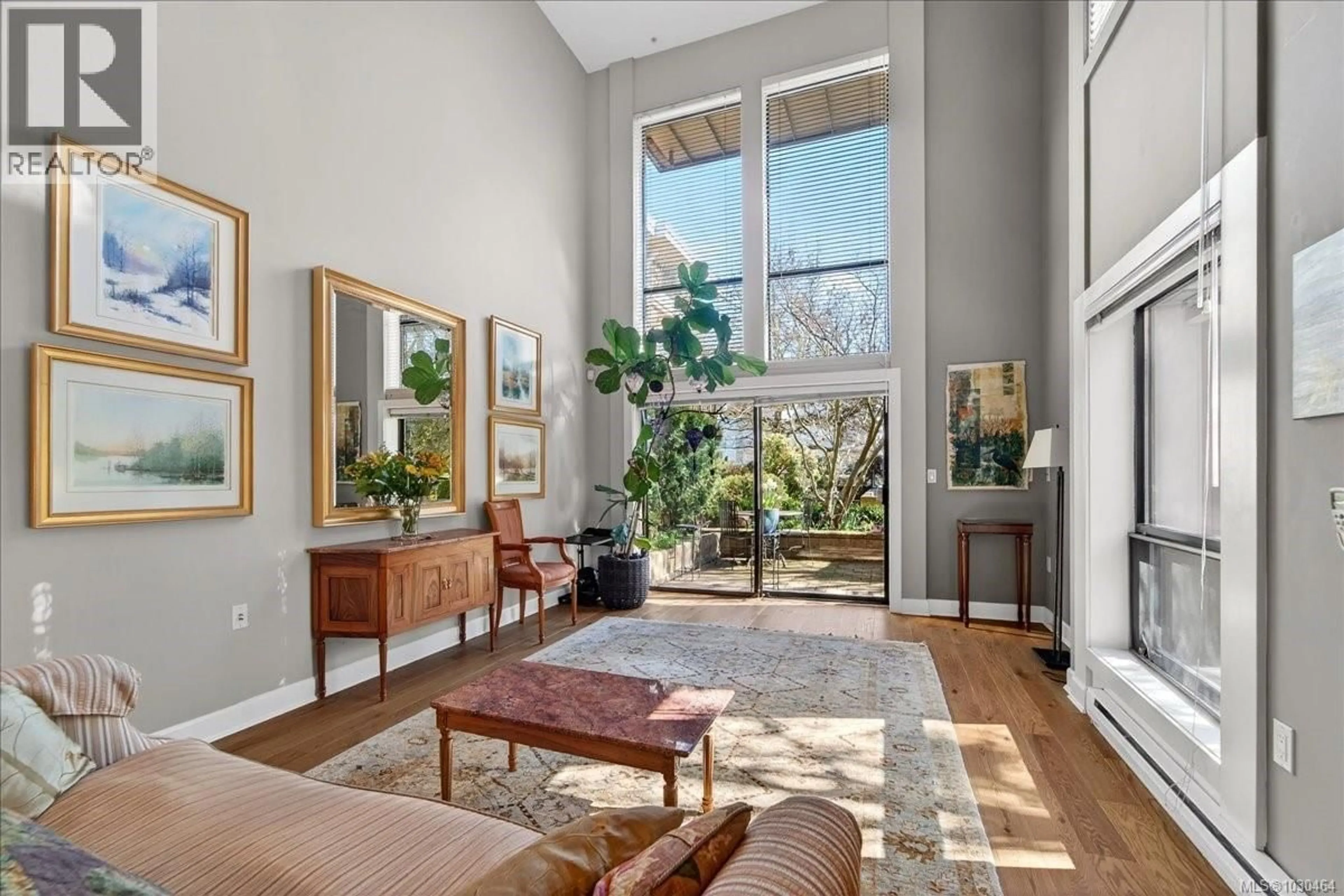 Indoor entryway for 111 - 880 SHORT STREET, Saanich British Columbia V8X2V5