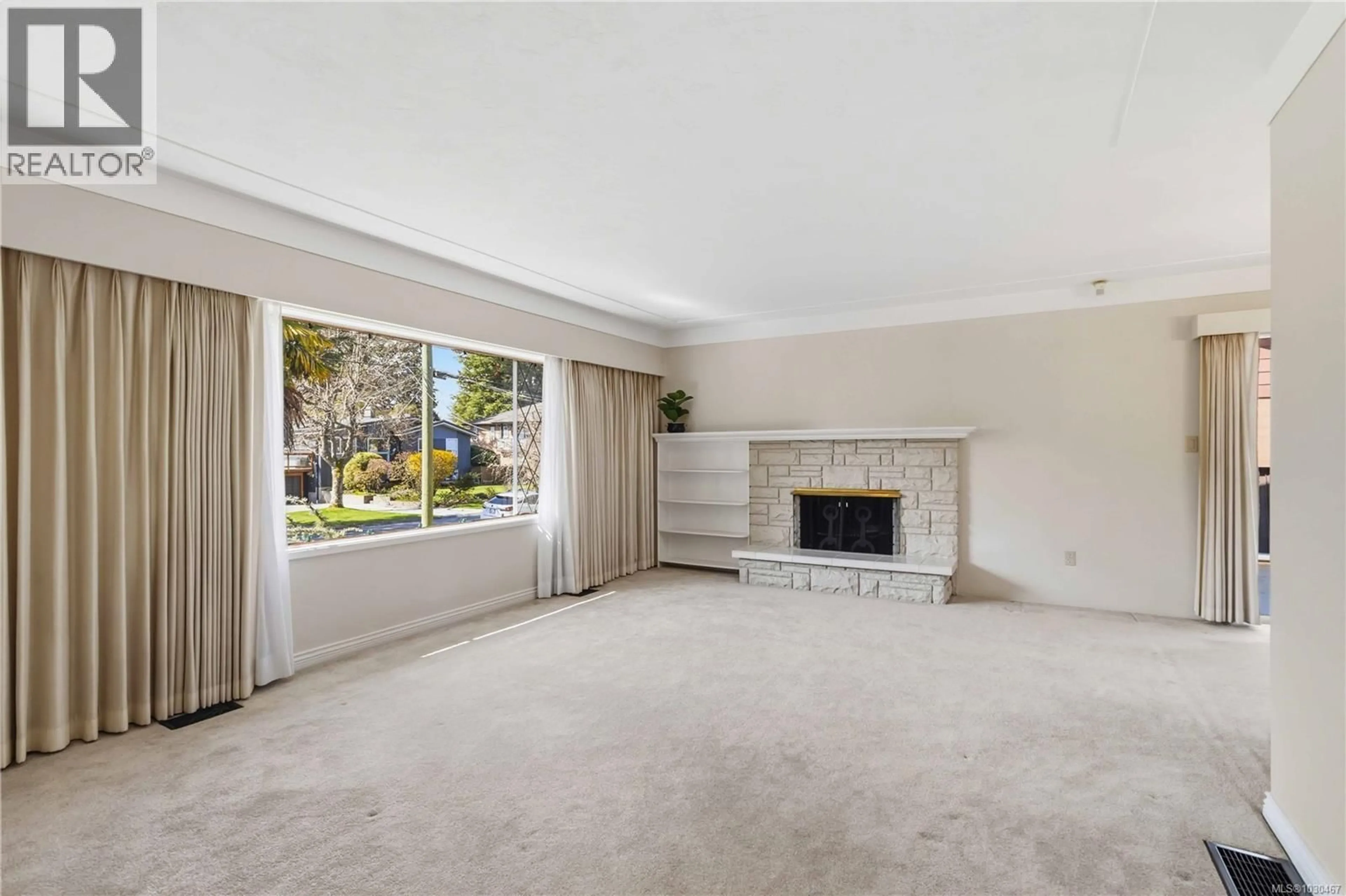 A pic of a room for 4418 CHARTWELL DRIVE, Saanich British Columbia V8N2R3