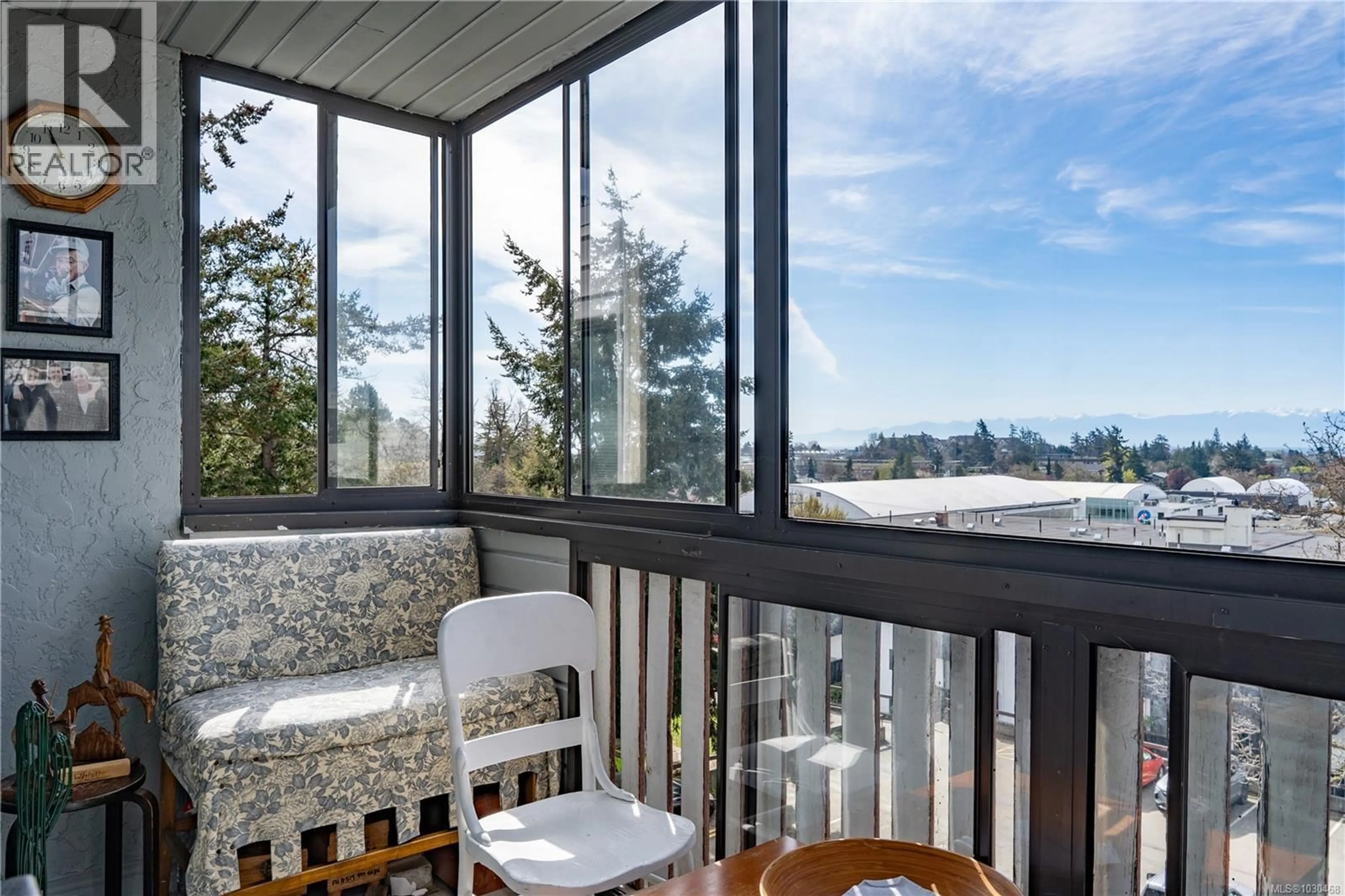 Balcony in the apartment, water/lake/river/ocean view for 404 - 614 FERNHILL PLACE, Esquimalt British Columbia V9A4Z1