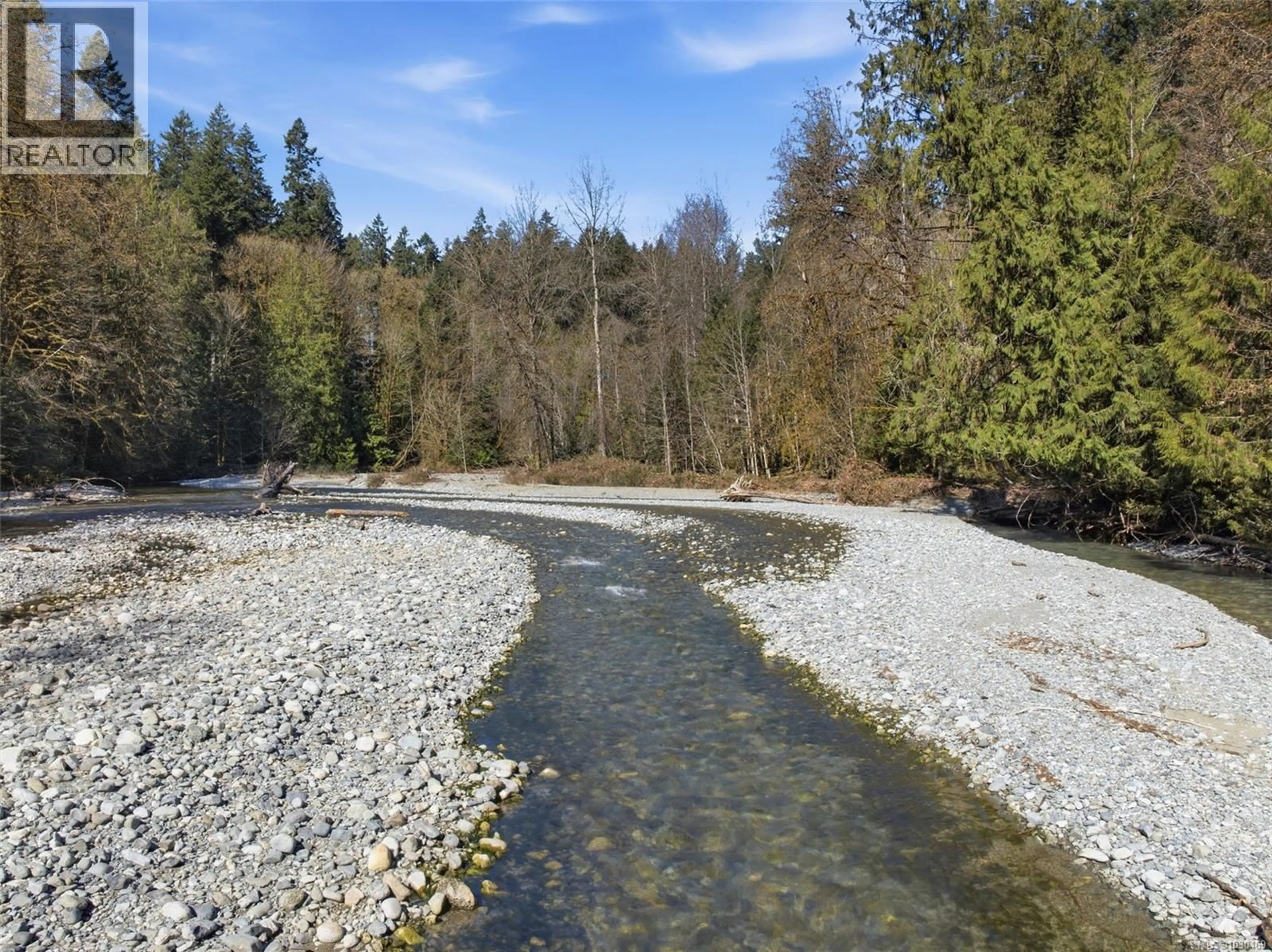 A pic from outside/outdoor area/front of a property/back of a property/a pic from drone, water/lake/river/ocean view for 22 - 9041 MEADES CREEK ROAD, Lake Cowichan British Columbia V0R2G0