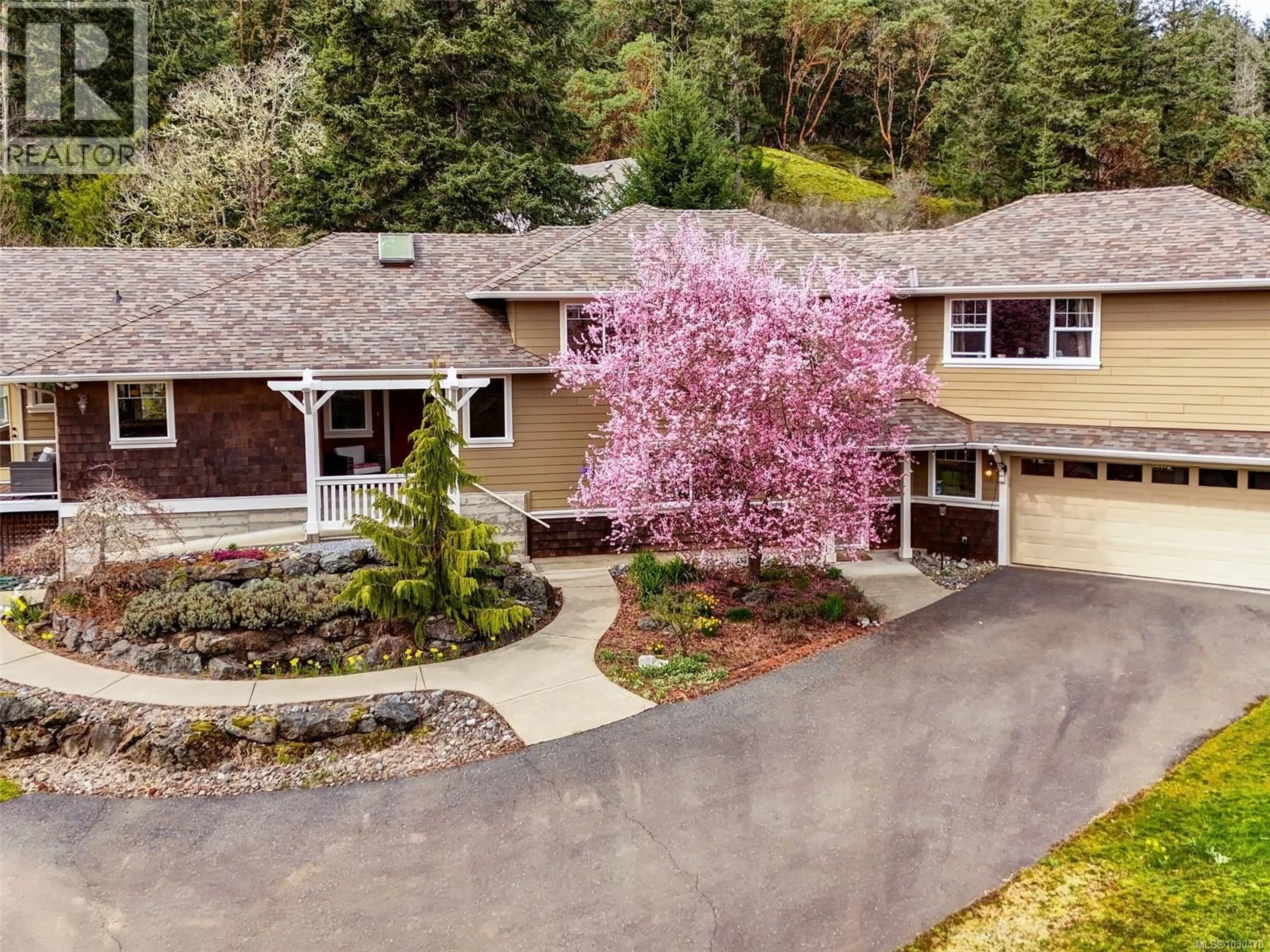 A pic from outside/outdoor area/front of a property/back of a property/a pic from drone, street for 1046 SUMMER BREEZE LANE, Langford British Columbia V9C4J9