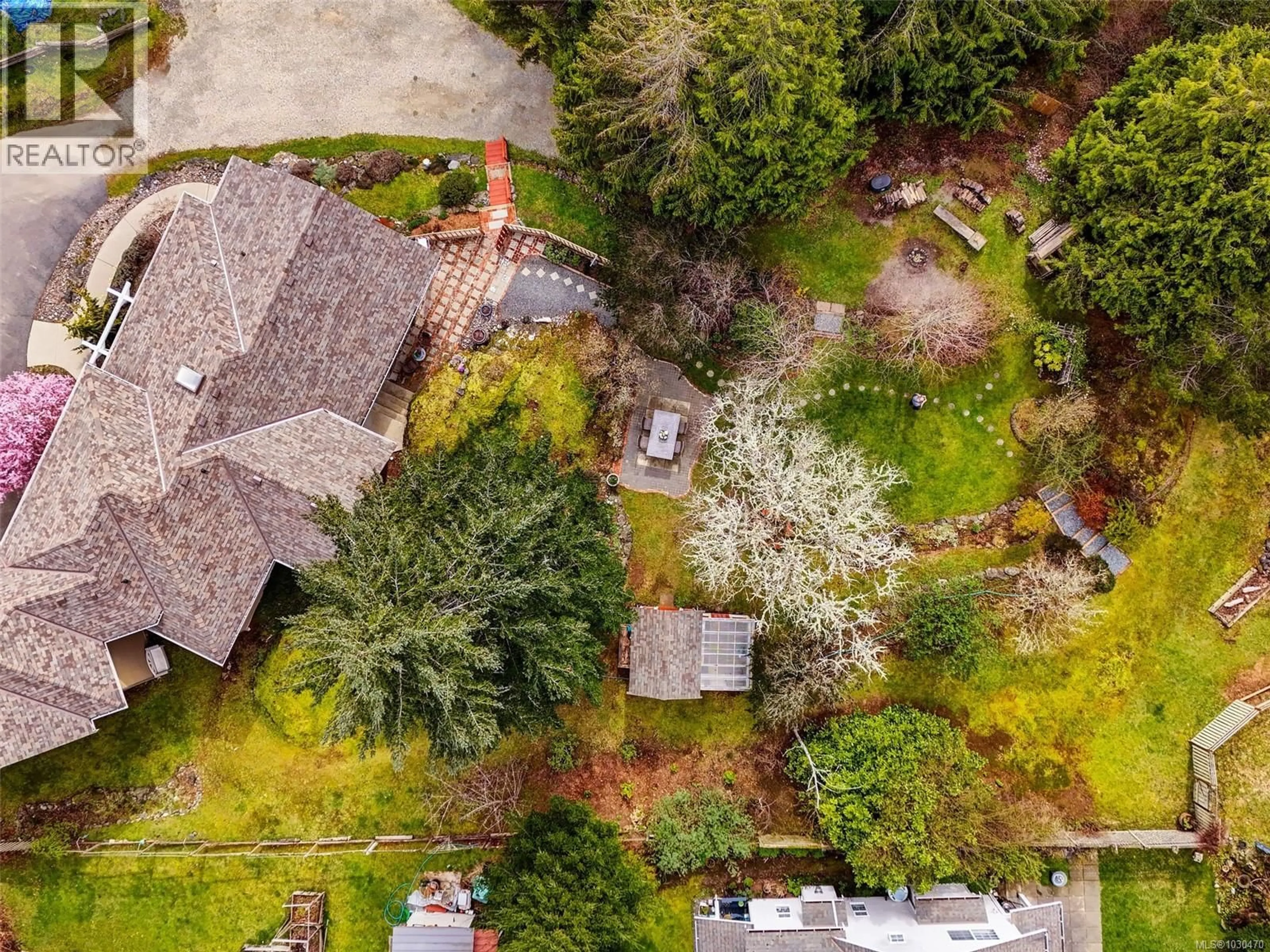 A pic from outside/outdoor area/front of a property/back of a property/a pic from drone, street for 1046 SUMMER BREEZE LANE, Langford British Columbia V9C4J9