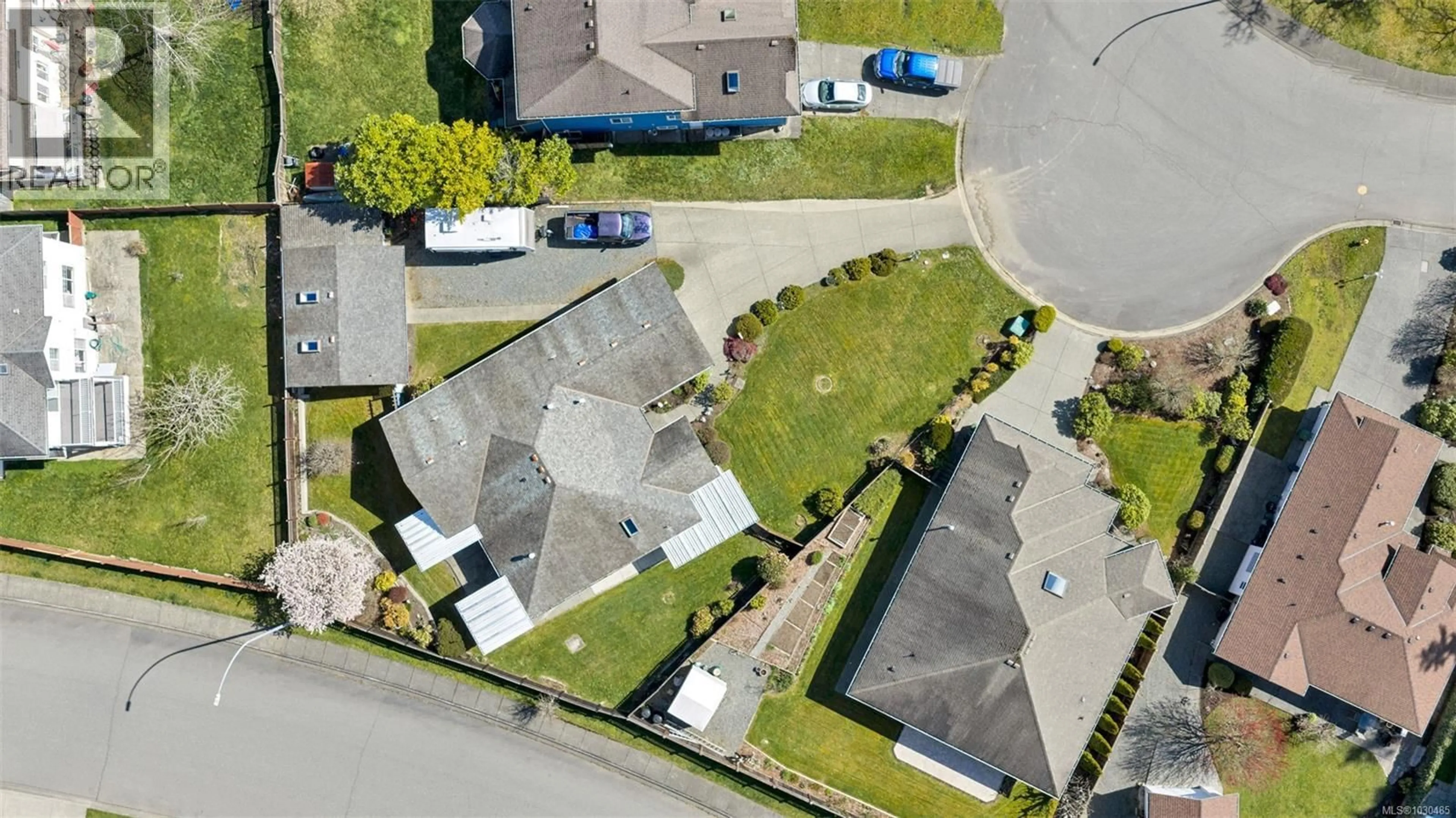 A pic from outside/outdoor area/front of a property/back of a property/a pic from drone, street for 2559 LARKSPUR DRIVE, Duncan British Columbia V9L5G7