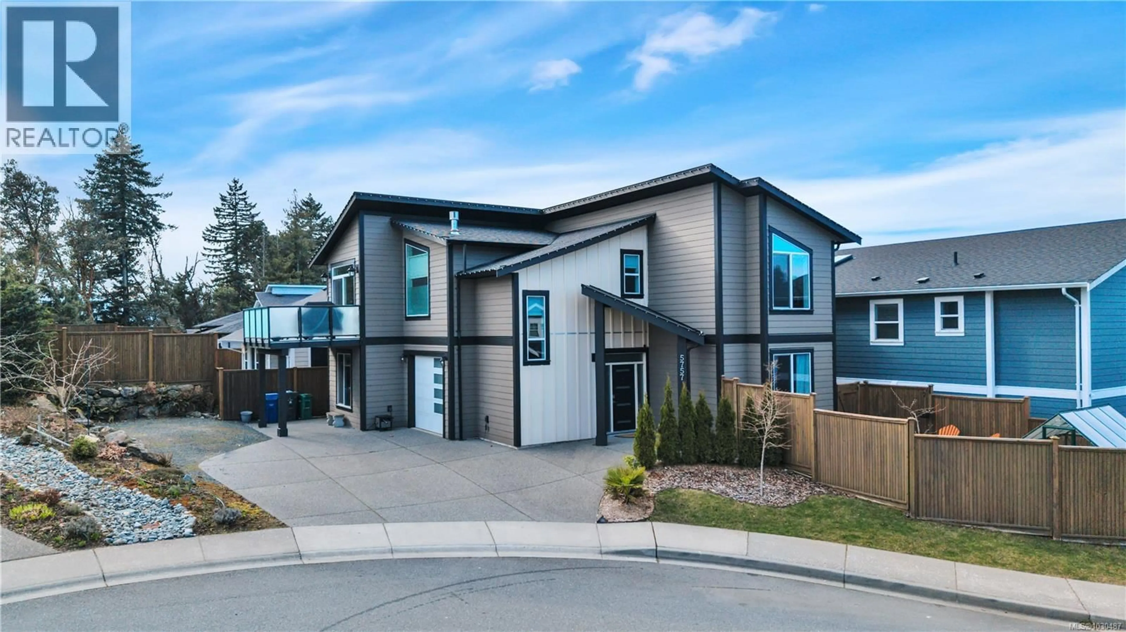 Home with vinyl exterior material, street for 5757 LINYARD ROAD, Nanaimo British Columbia V9T0K2