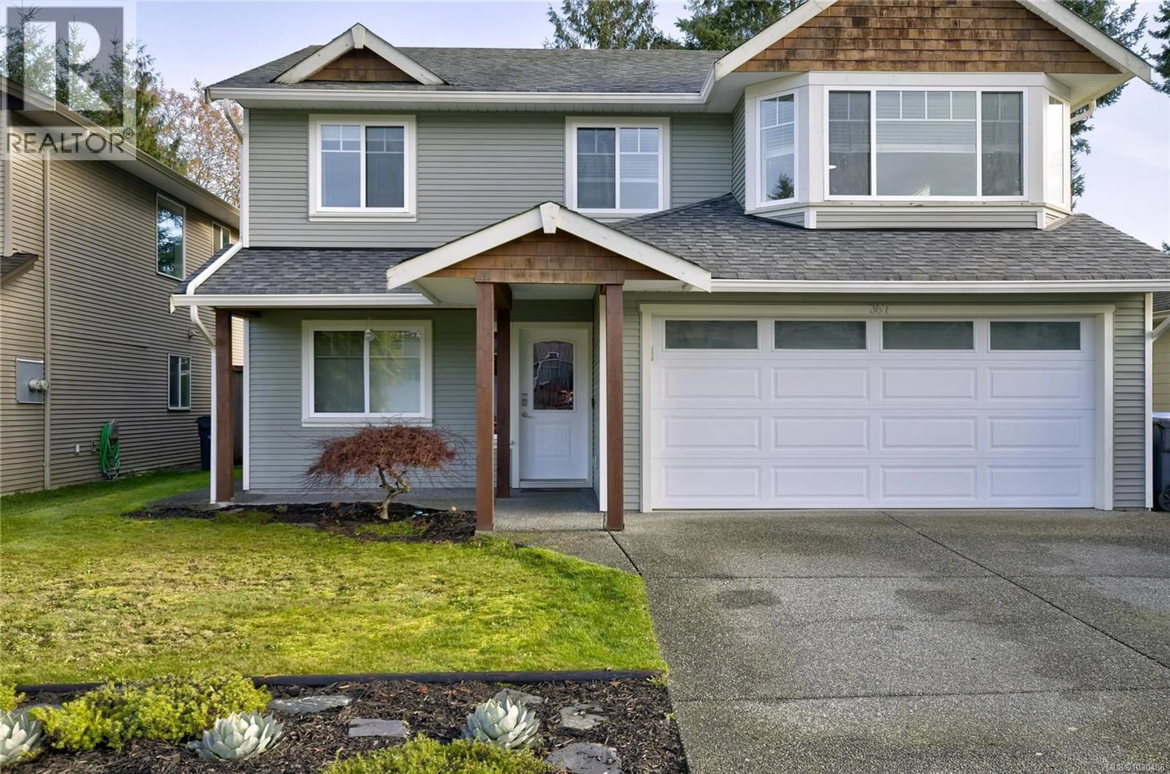Home with vinyl exterior material, street for 367 APPLEWOOD CRESCENT, Nanaimo British Columbia V9R0A6
