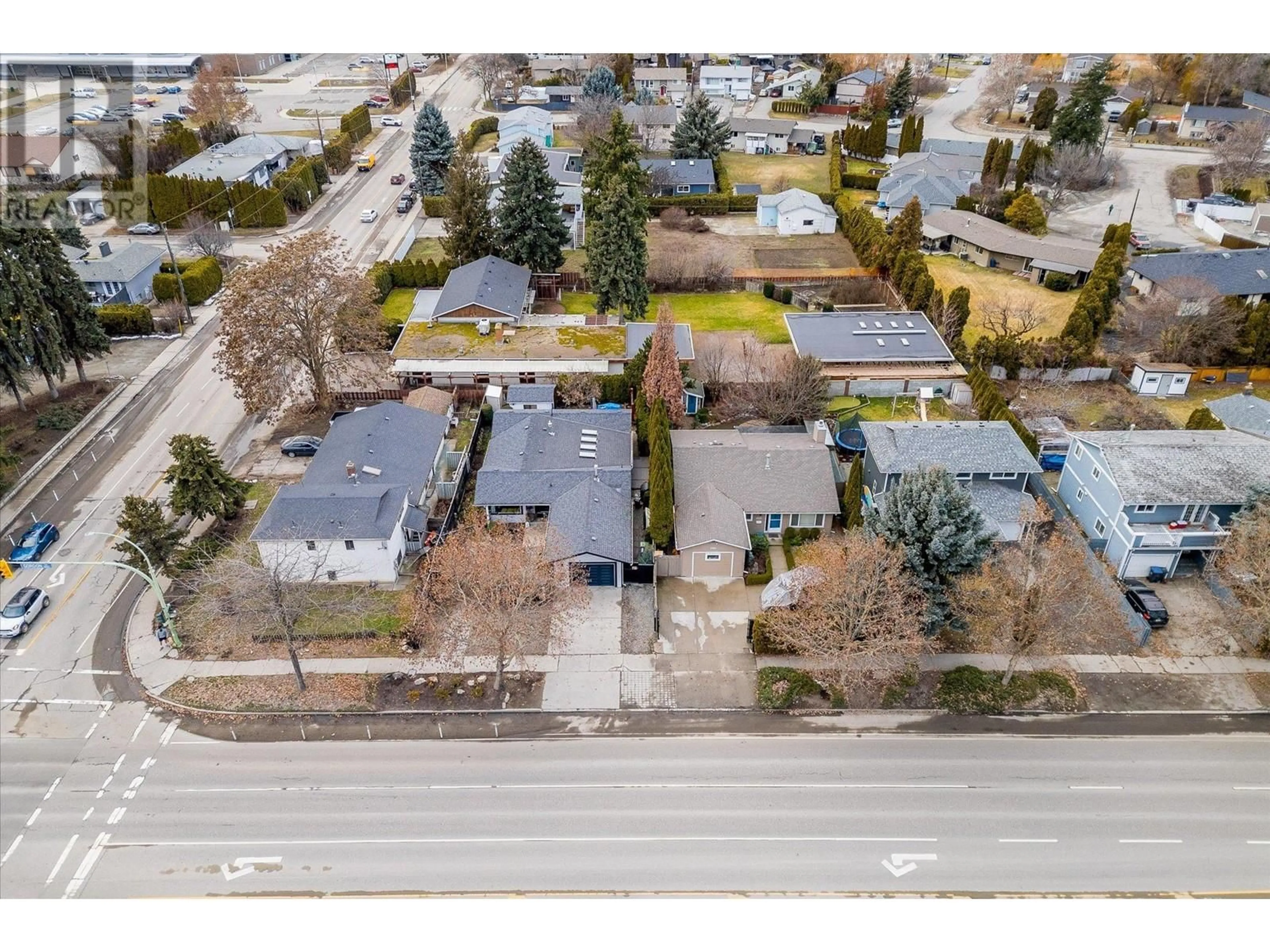 A pic from outside/outdoor area/front of a property/back of a property/a pic from drone, street for 2670 GORDON DRIVE, Kelowna British Columbia V1W3R2