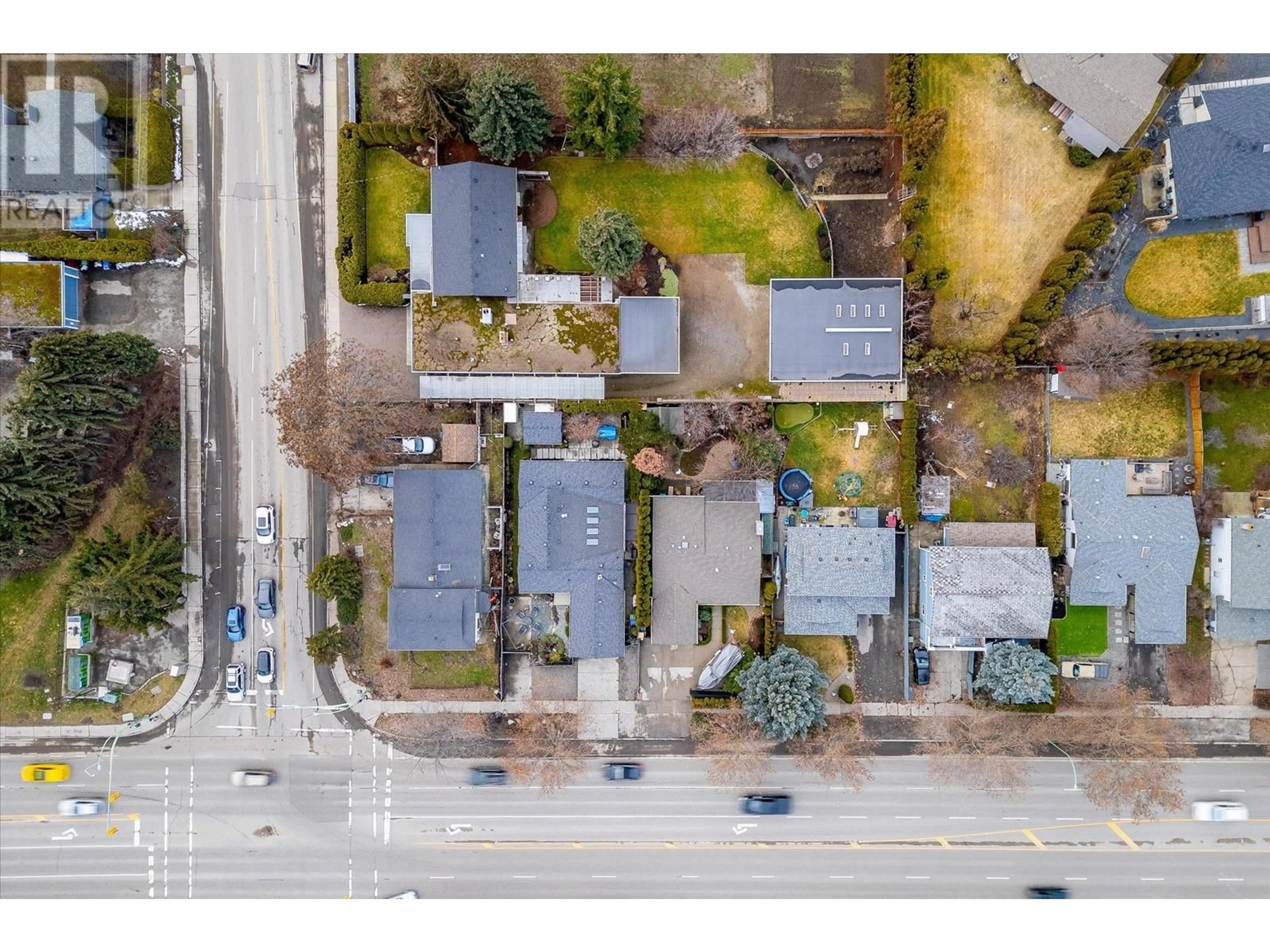 A pic from outside/outdoor area/front of a property/back of a property/a pic from drone, street for 2670 GORDON DRIVE, Kelowna British Columbia V1W3R2