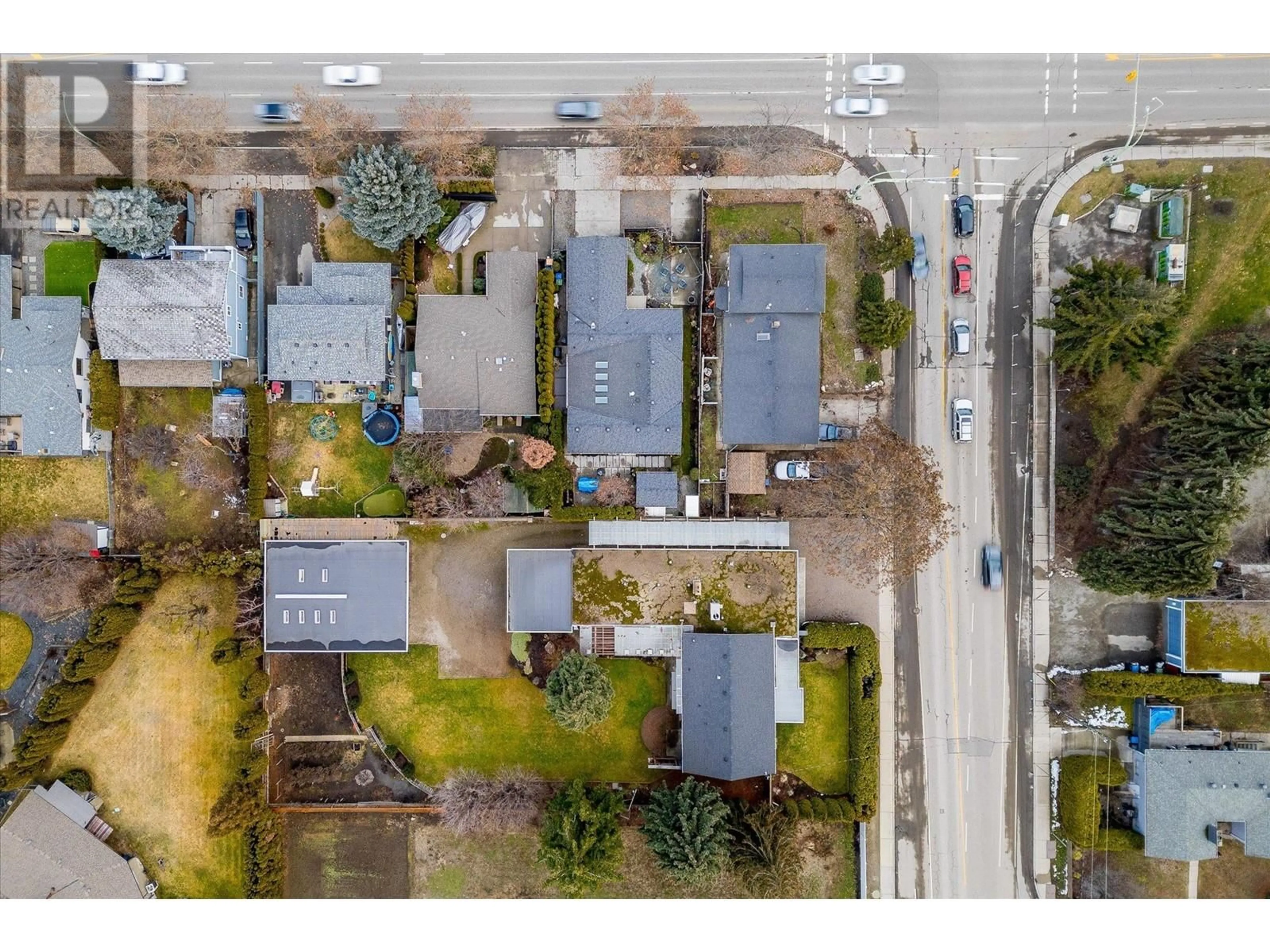 A pic from outside/outdoor area/front of a property/back of a property/a pic from drone, street for 2670 GORDON DRIVE, Kelowna British Columbia V1W3R2
