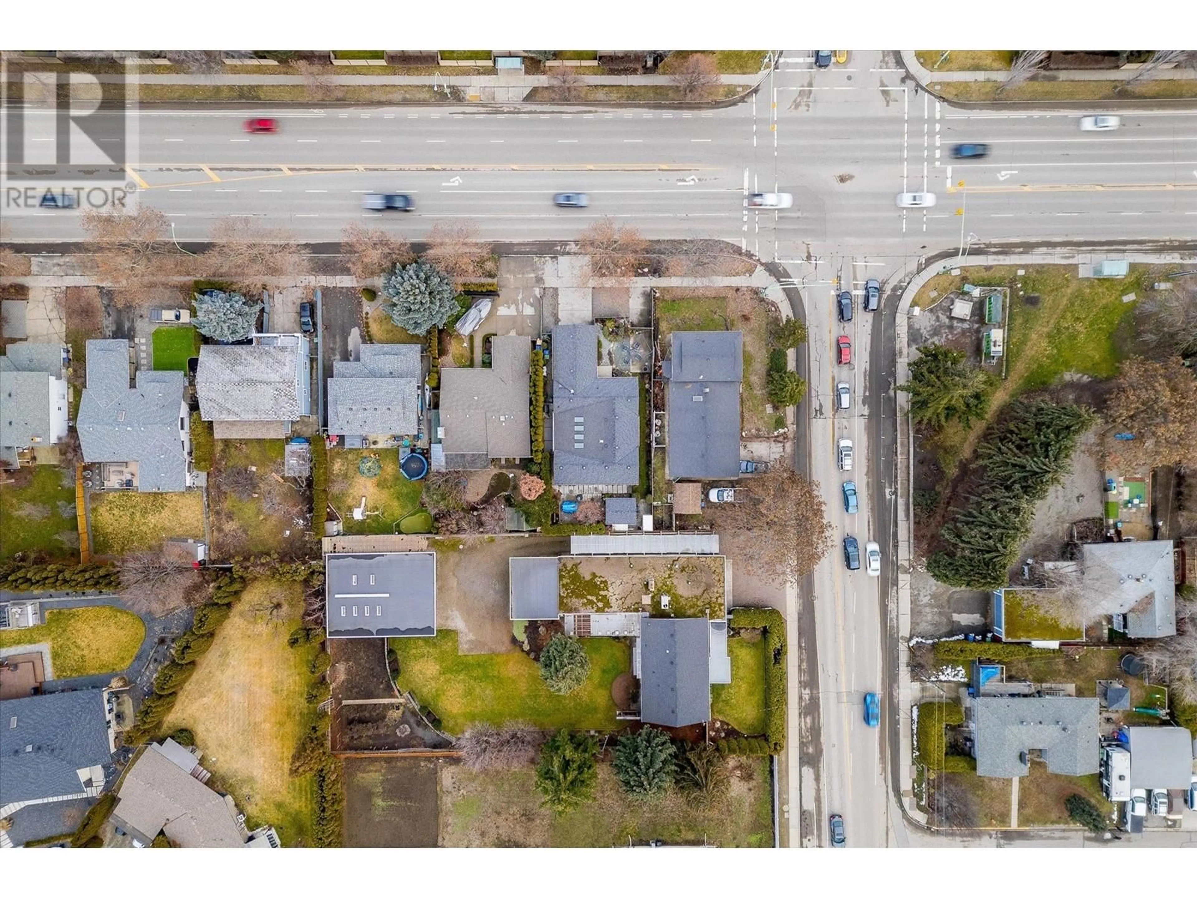 A pic from outside/outdoor area/front of a property/back of a property/a pic from drone, street for 2670 GORDON DRIVE, Kelowna British Columbia V1W3R2