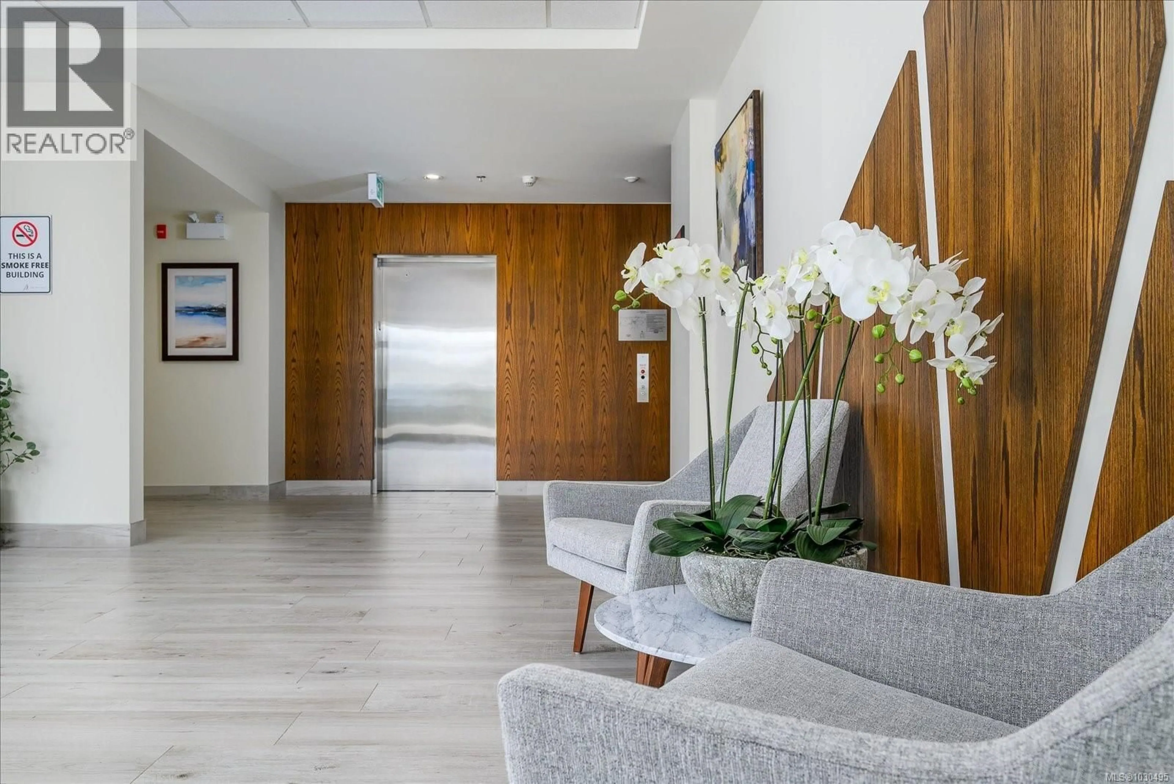 Lobby for 305 - 3529 DOLPHIN DRIVE, Nanoose Bay British Columbia V9P9J7