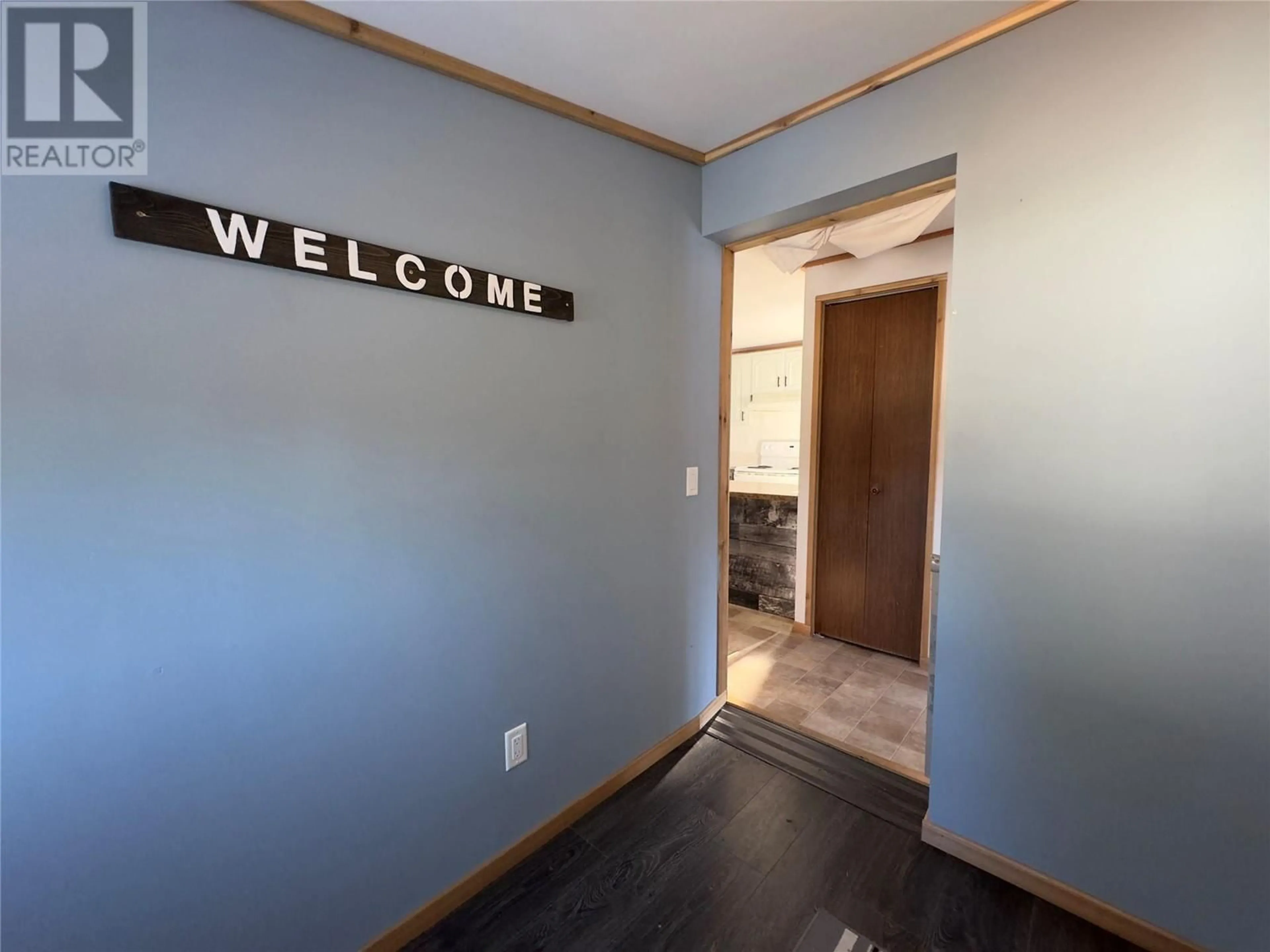 Indoor foyer for 18 - 844 HUTLEY ROAD, Armstrong British Columbia V0E1B7