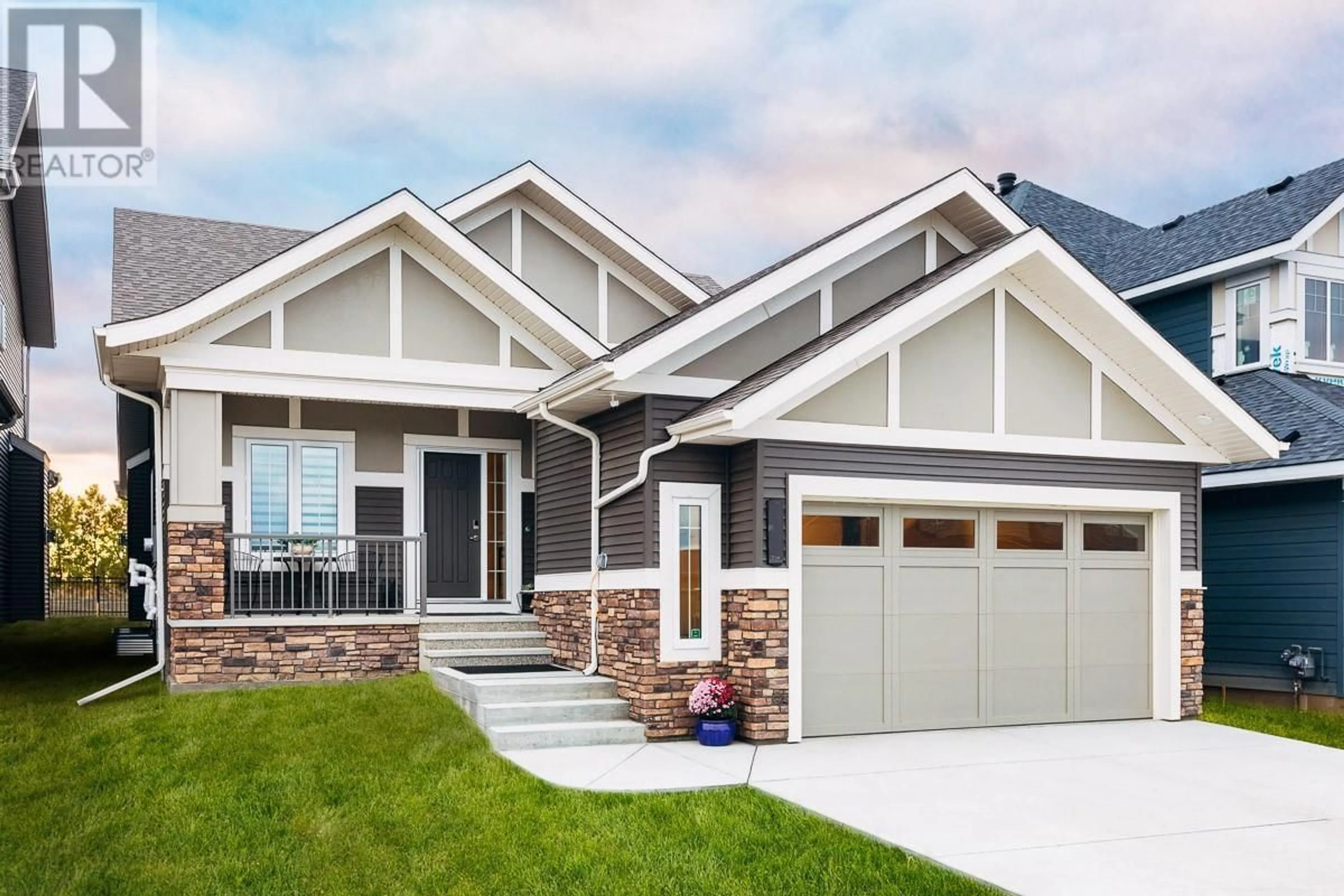 Home with vinyl exterior material for 185 Sarsons Drive Drive, Coldstream British Columbia