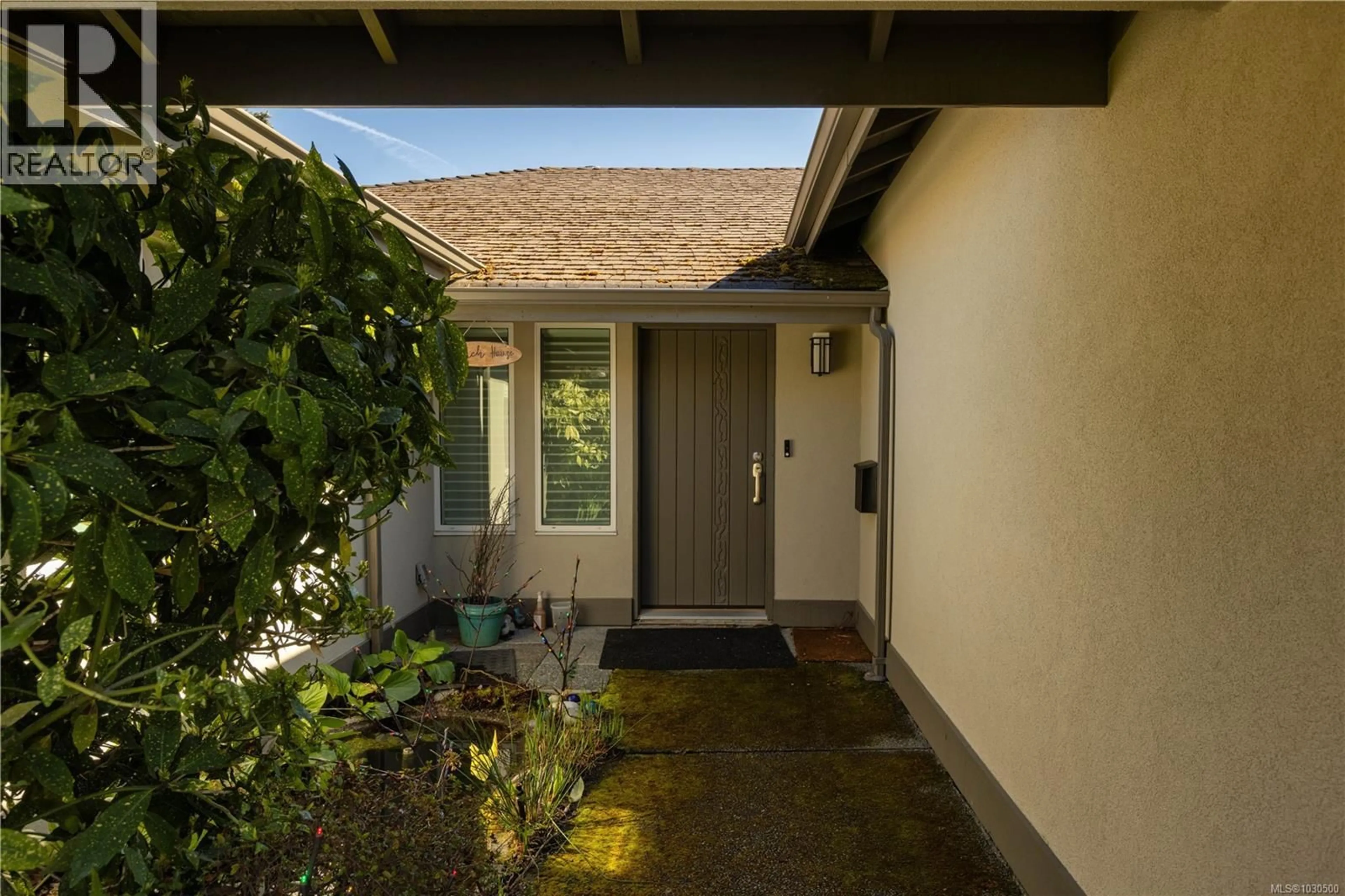 Unknown for 3819 BEACHVIEW PLACE, Saanich British Columbia V8P5N8