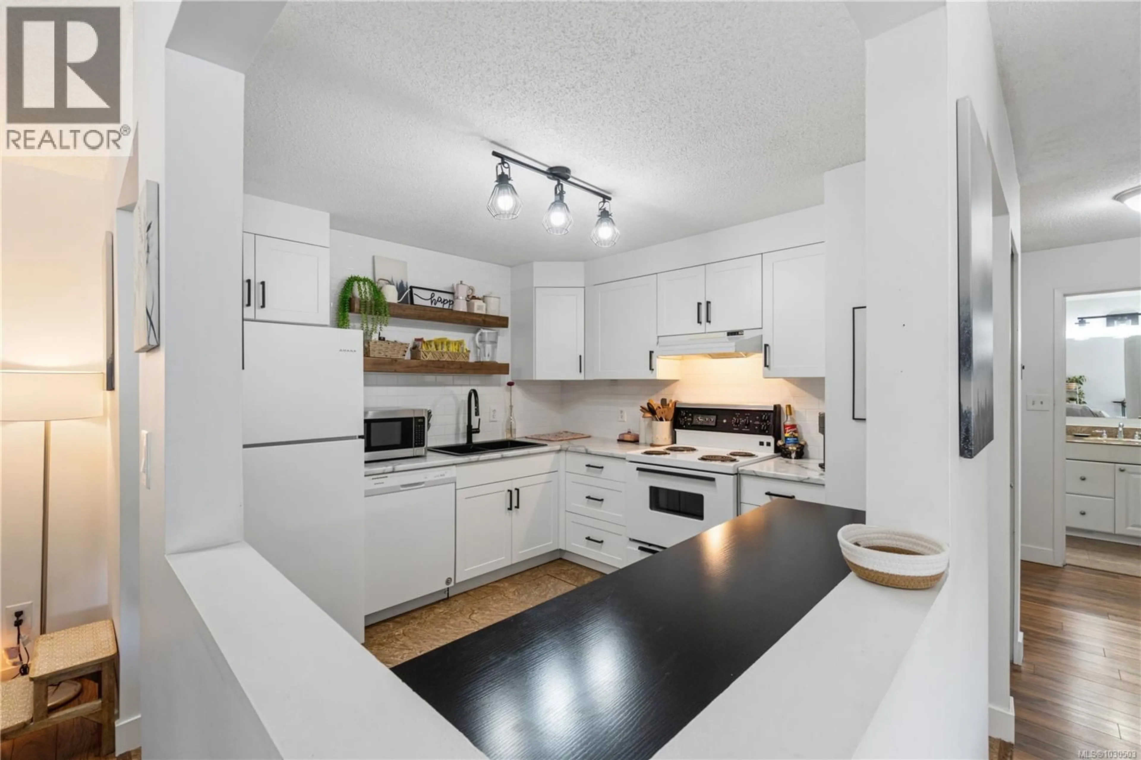 Open concept kitchen, unknown for 222 - 6711 DOVER ROAD, Nanaimo British Columbia V9V1L9