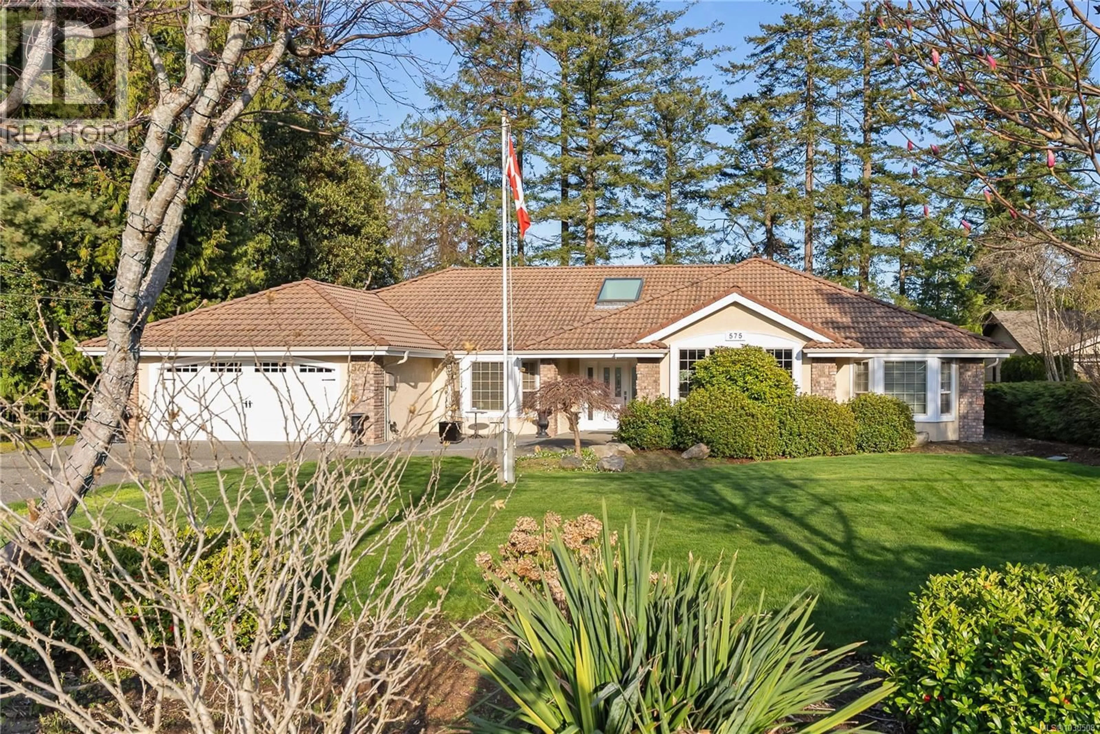 Home with vinyl exterior material, street for 575 JOHNSTONE ROAD, Parksville British Columbia V9P2A5
