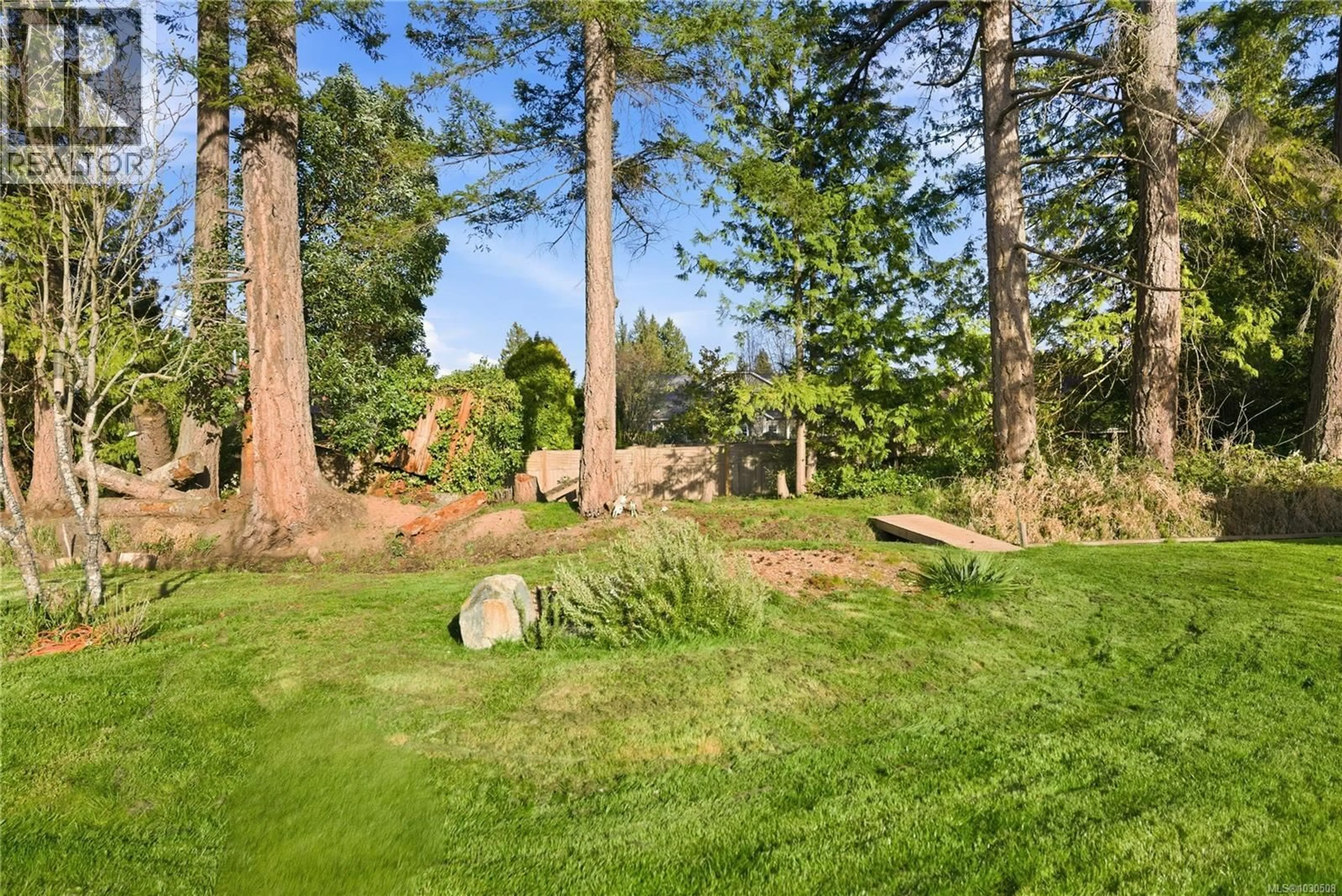 Patio, forest/trees view for 575 JOHNSTONE ROAD, Parksville British Columbia V9P2A5