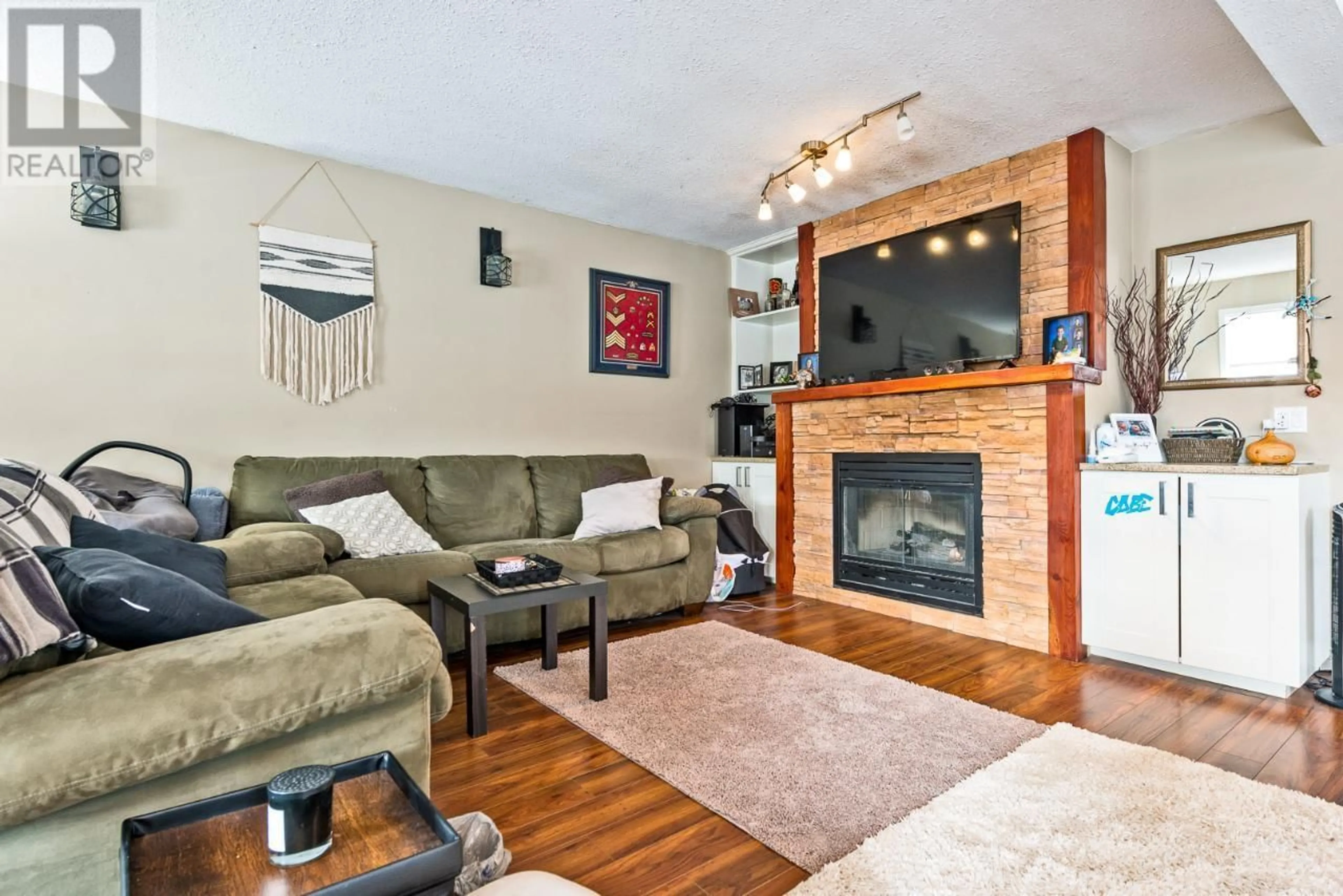 Living room for 5508 LOMBARDY Lane, Osoyoos British Columbia V0H1V3