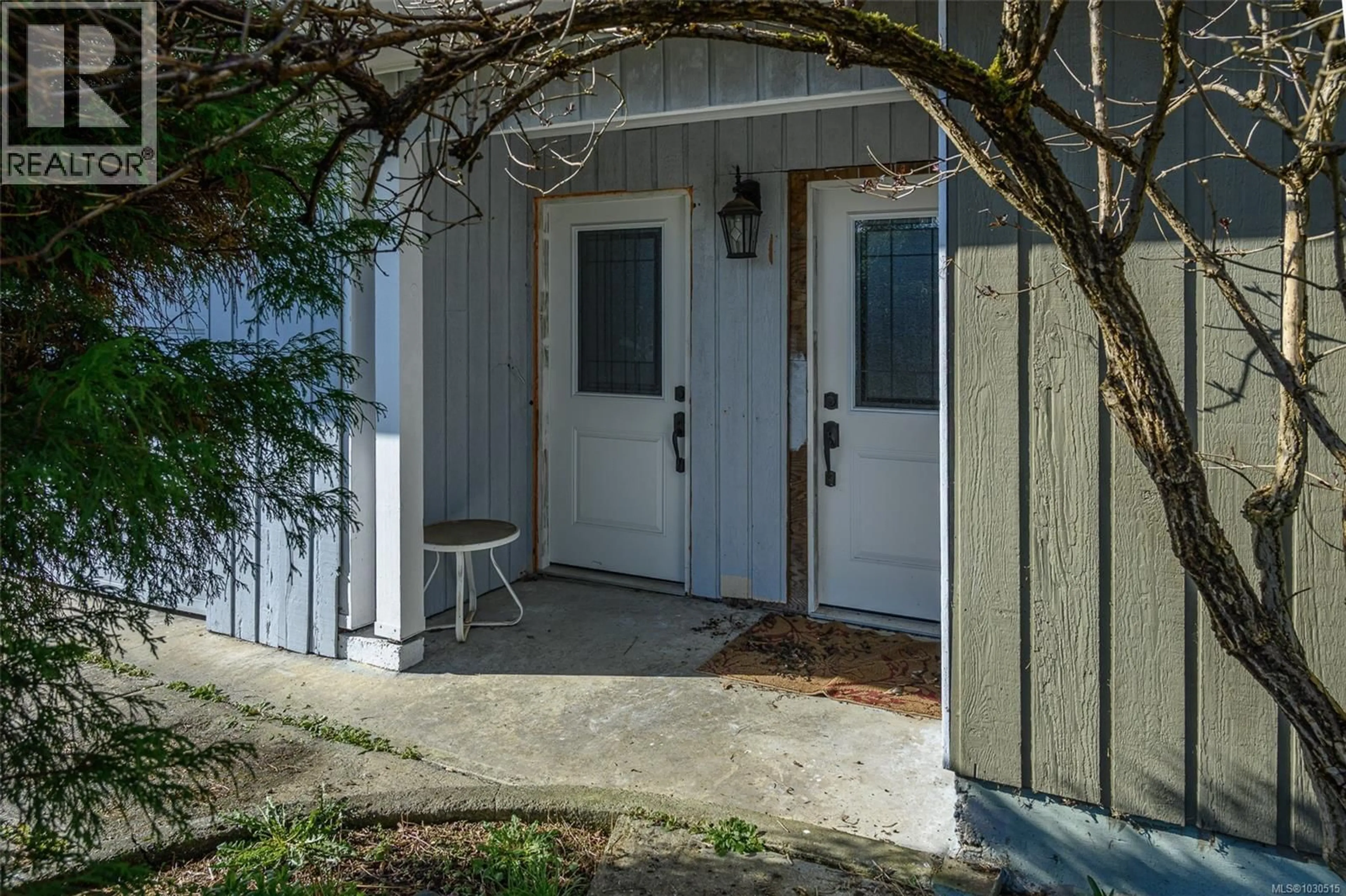 Indoor entryway for 130 SEAVIEW STREET, Sayward British Columbia V0P1R0
