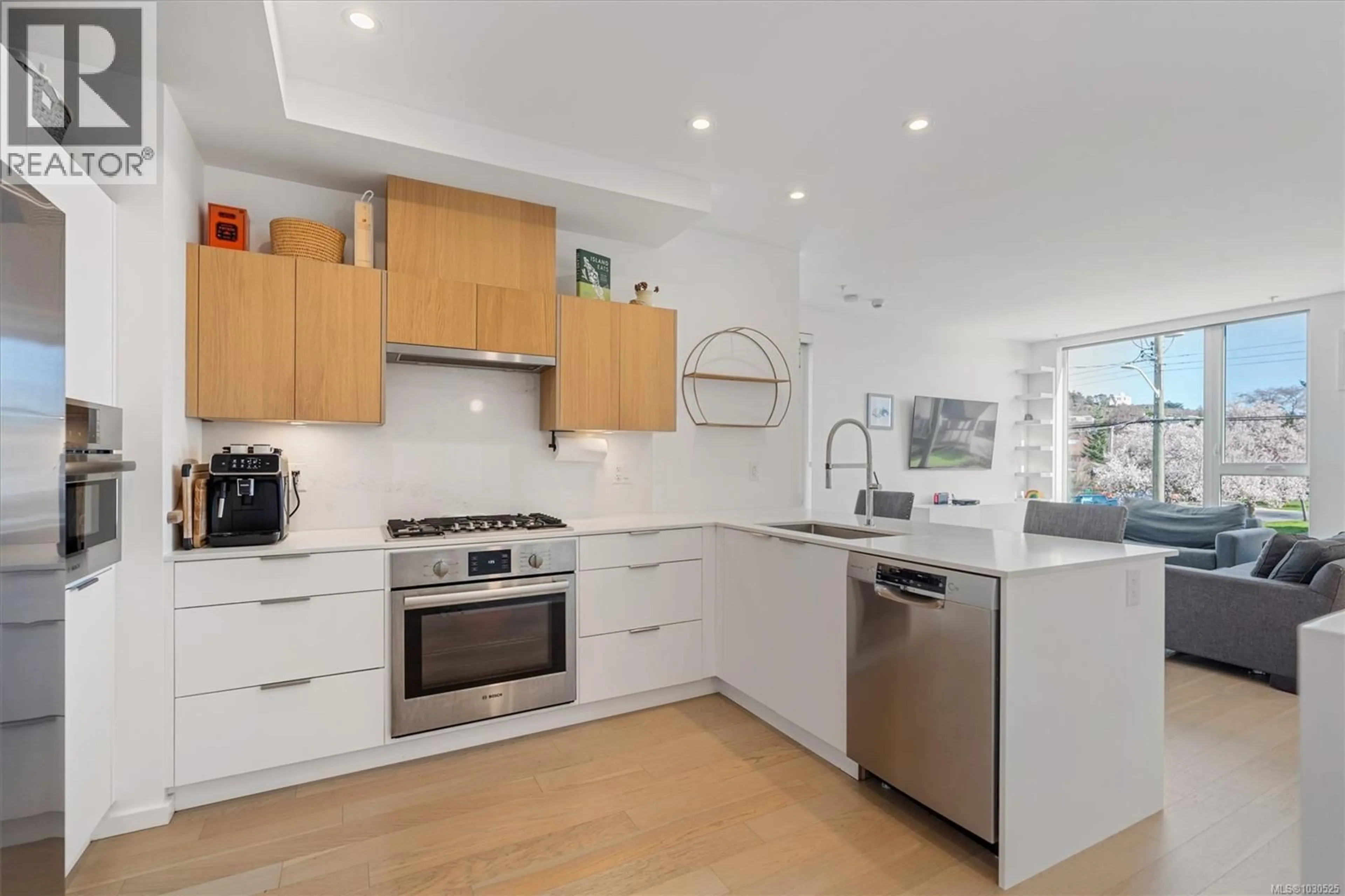 Unknown for 105 - 1720 FAIRFIELD ROAD, Victoria British Columbia V8S1G3