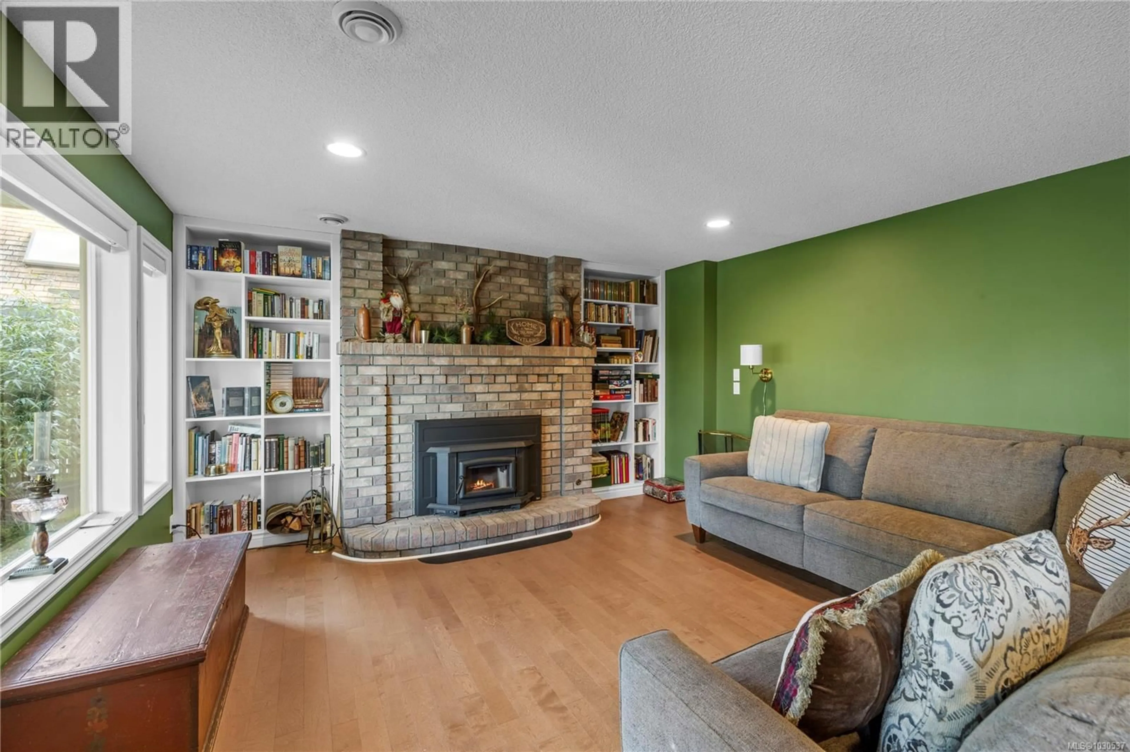Living room with furniture, unknown for 3541 SHELBY LANE, Nanoose Bay British Columbia V9P9J8