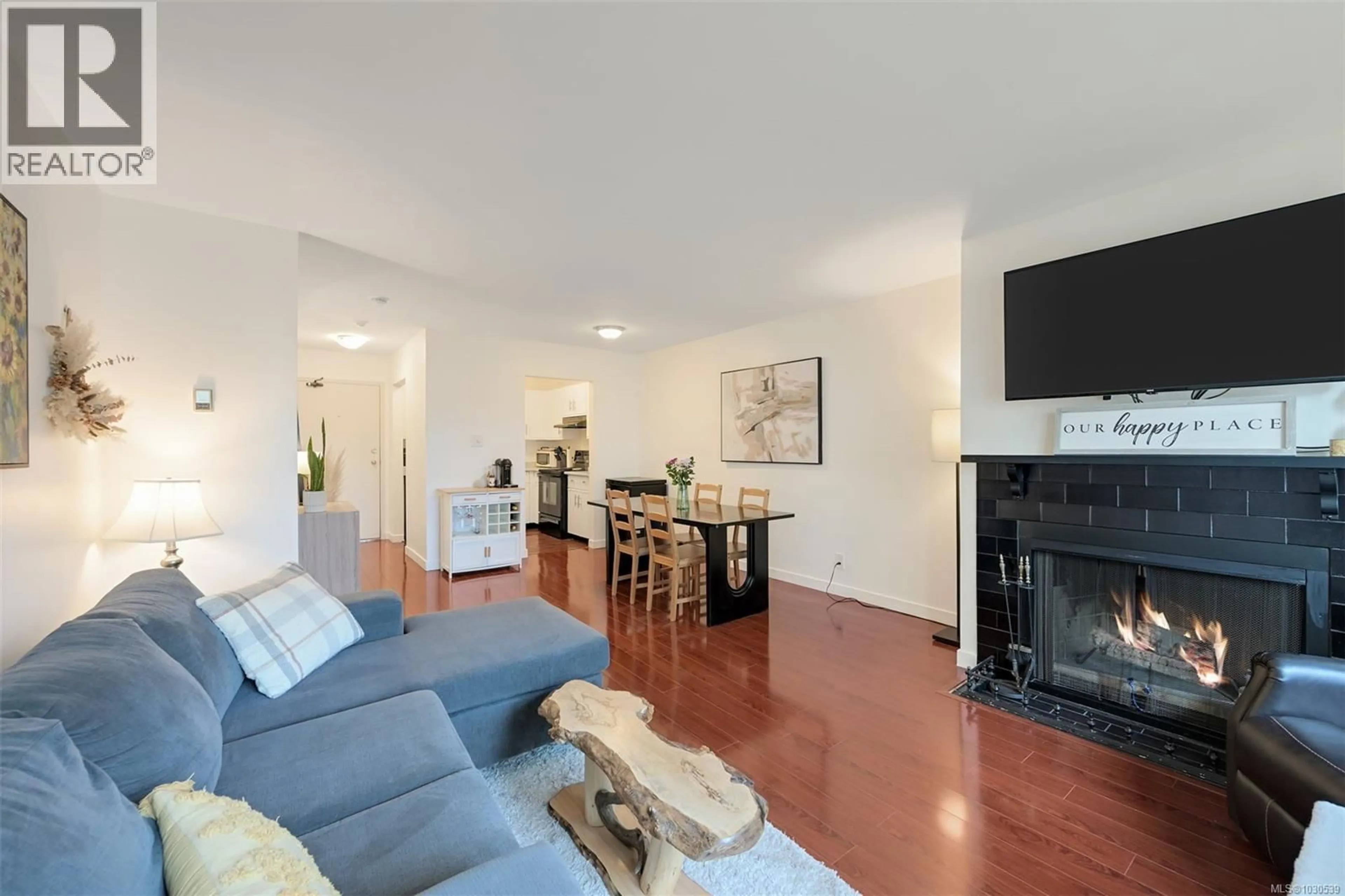 Living room with furniture, unknown for 201 - 1619 MORRISON STREET, Victoria British Columbia V8R6R8