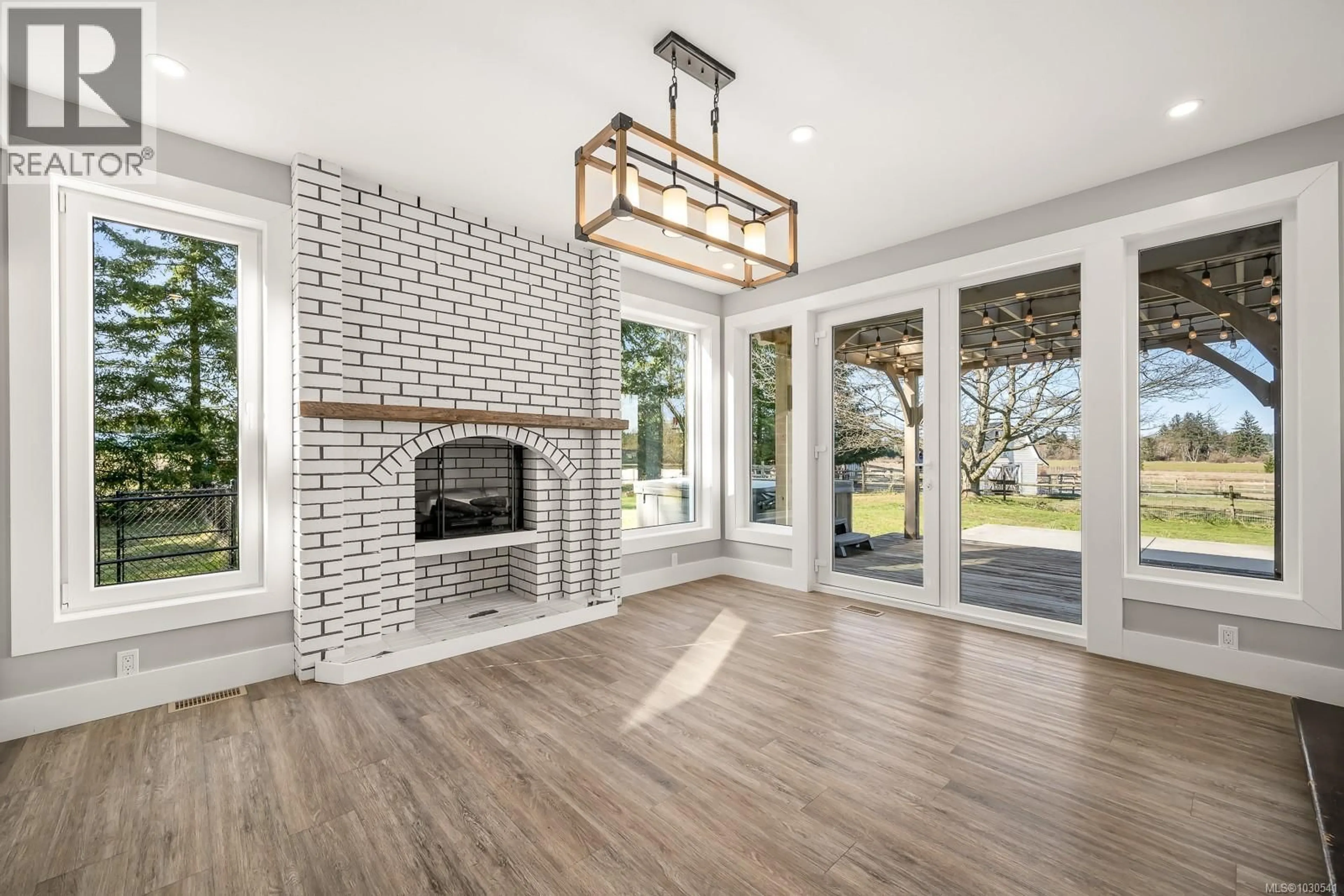 Indoor entryway for 6104 LEDINGHAM ROAD, Courtenay British Columbia V9J1M9