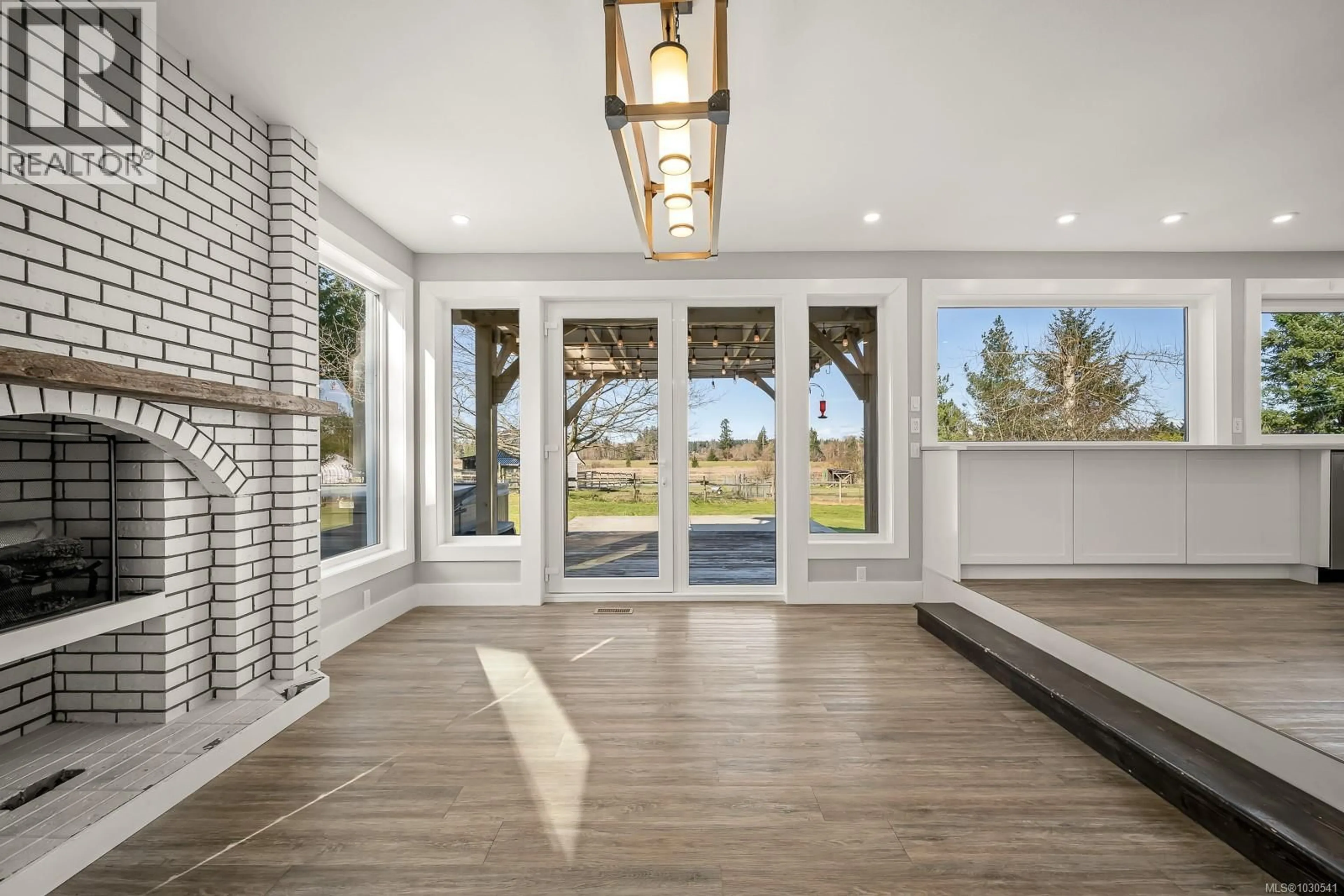 Indoor entryway for 6104 LEDINGHAM ROAD, Courtenay British Columbia V9J1M9