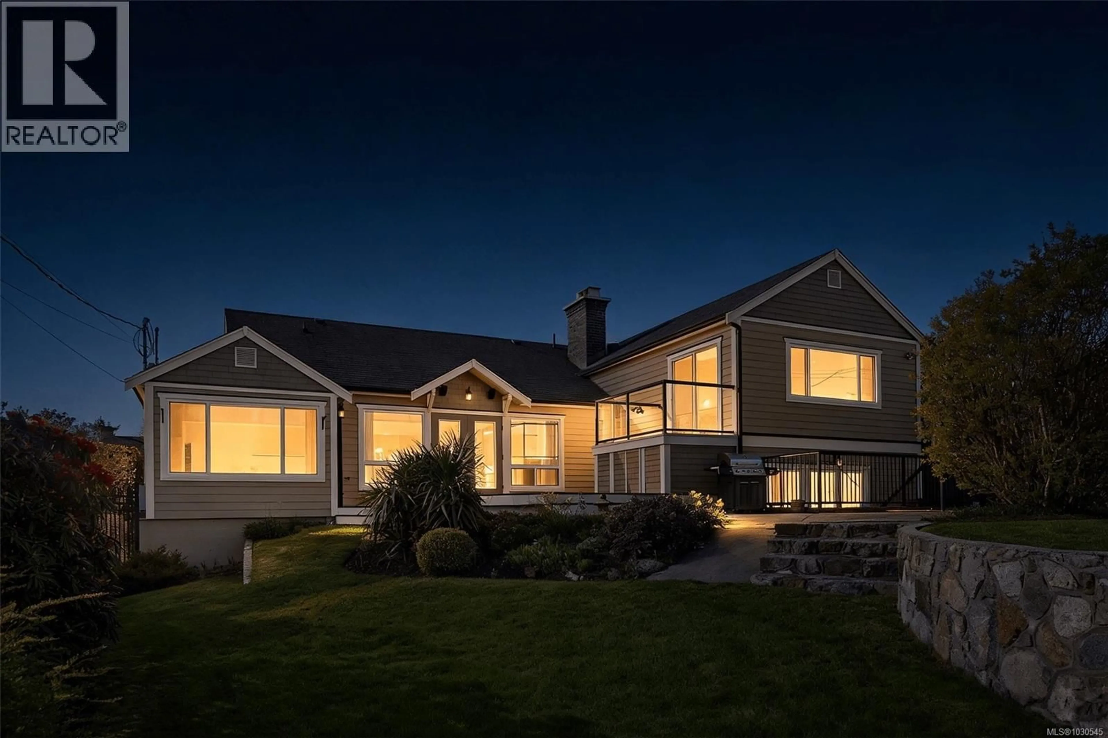 Home with vinyl exterior material, unknown for 3023 WESTDOWNE ROAD, Oak Bay British Columbia V8R5G3