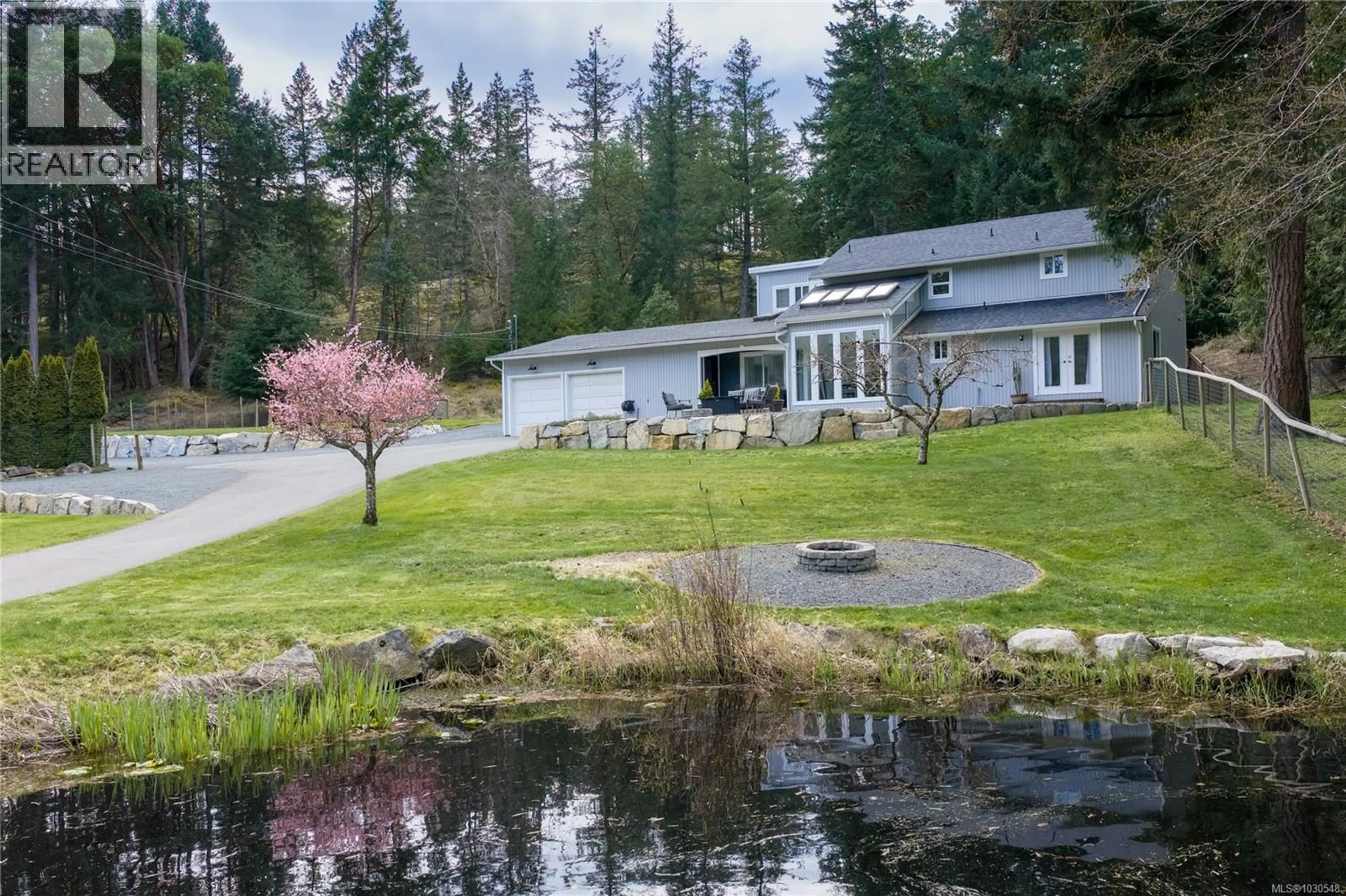 A pic from outside/outdoor area/front of a property/back of a property/a pic from drone, water/lake/river/ocean view for 2191 FLORENCE DRIVE, Nanoose Bay British Columbia V9P9E9