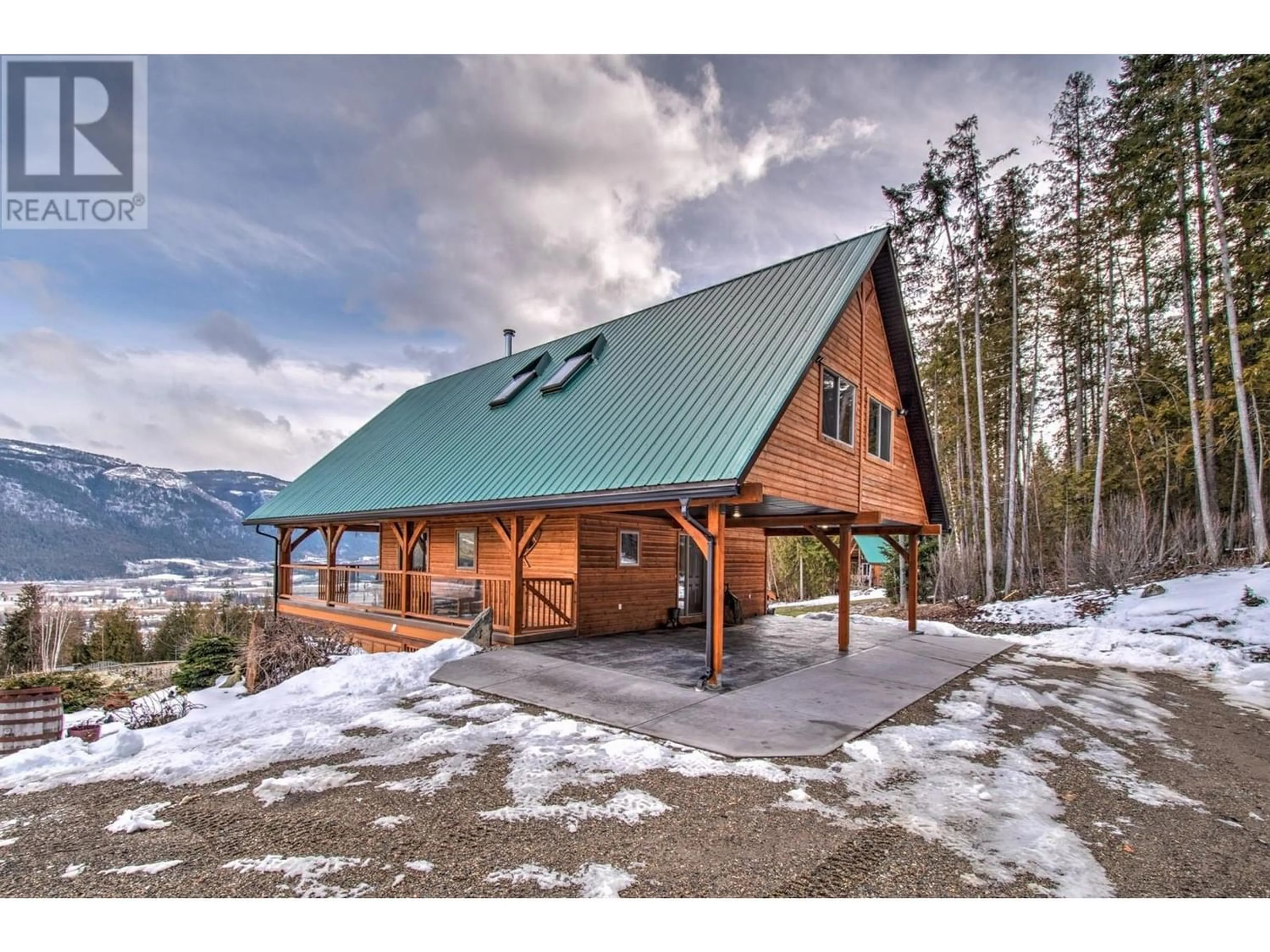 Cottage for 310 Grandview Bench Road, Grindrod British Columbia V0E1Y0