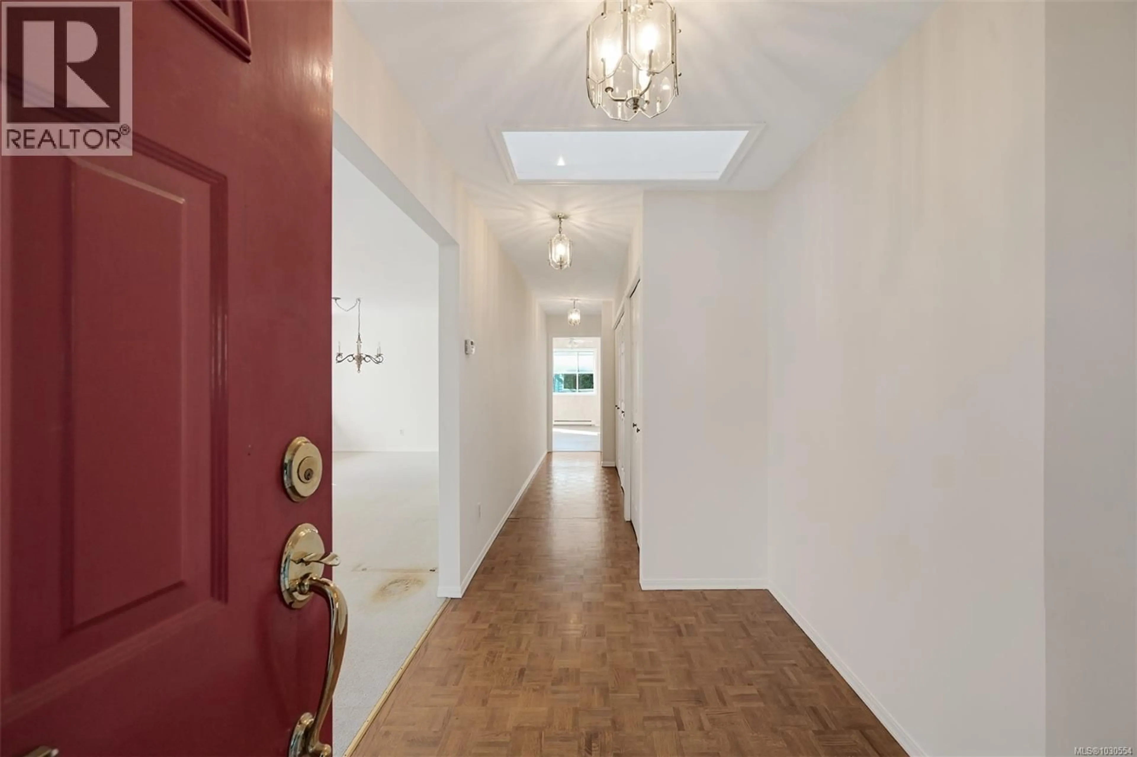 Indoor foyer for 2105 WINDSOR ROAD, Oak Bay British Columbia V8S3C2