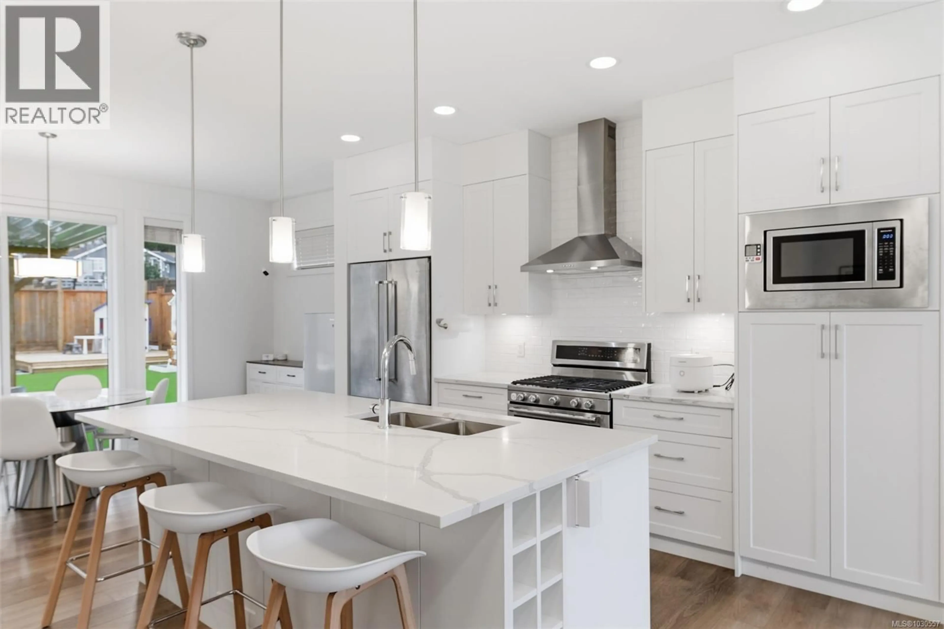 Contemporary kitchen, ceramic/tile floor for 173 CASPIAN DRIVE, Colwood British Columbia V9C0R6