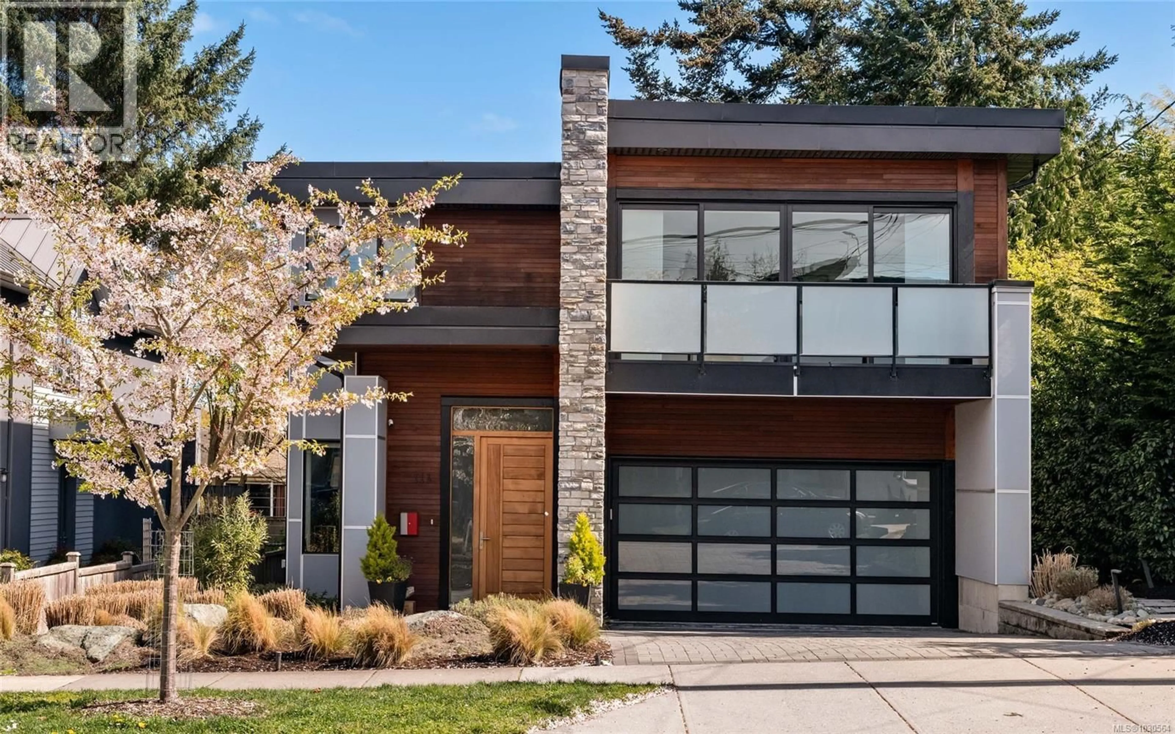 Home with brick exterior material, street for 111 MOSS STREET, Victoria British Columbia V8V4M3