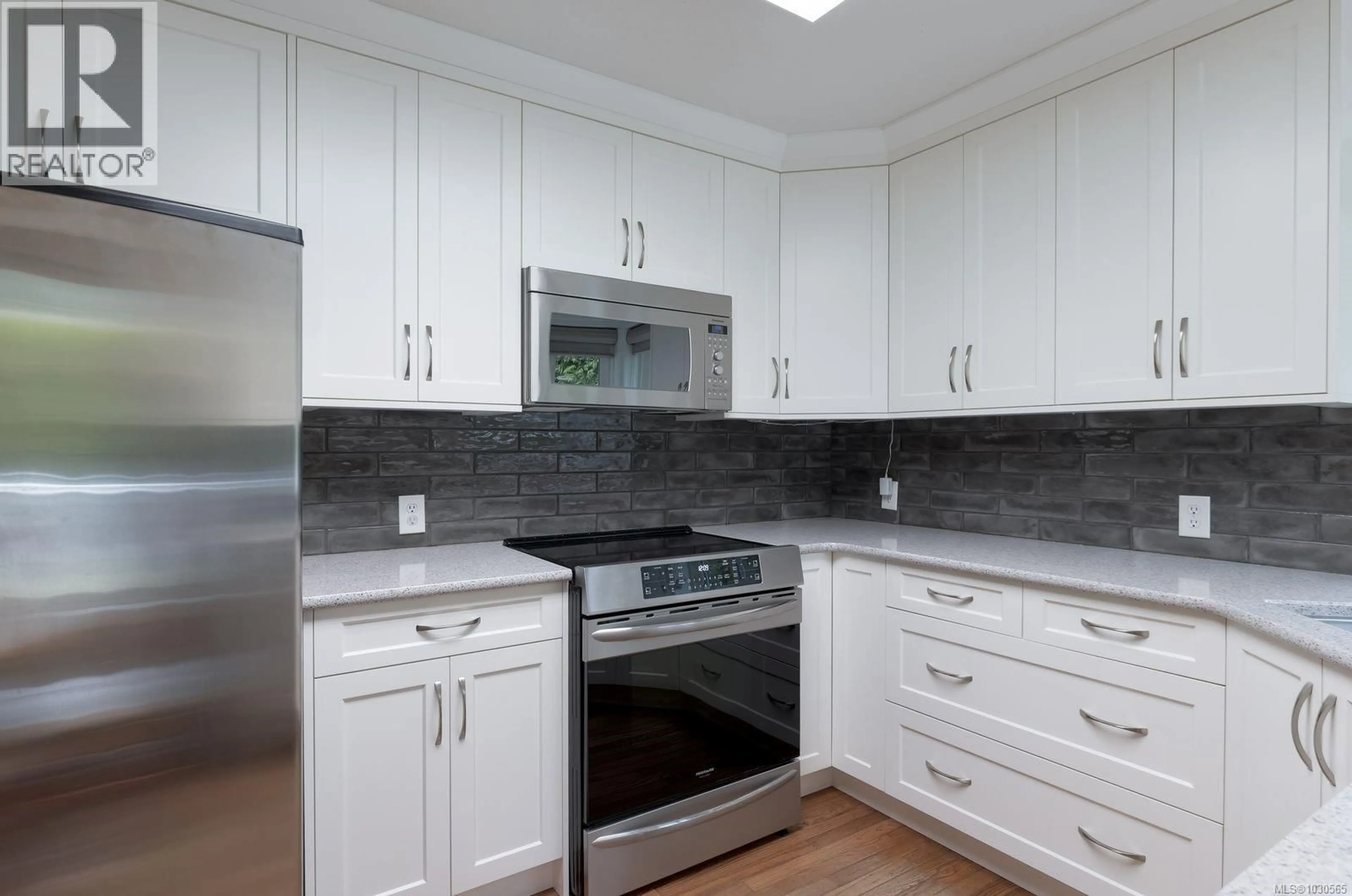 Standard kitchen, unknown for 7228 AULDS ROAD, Lantzville British Columbia V0R2H0