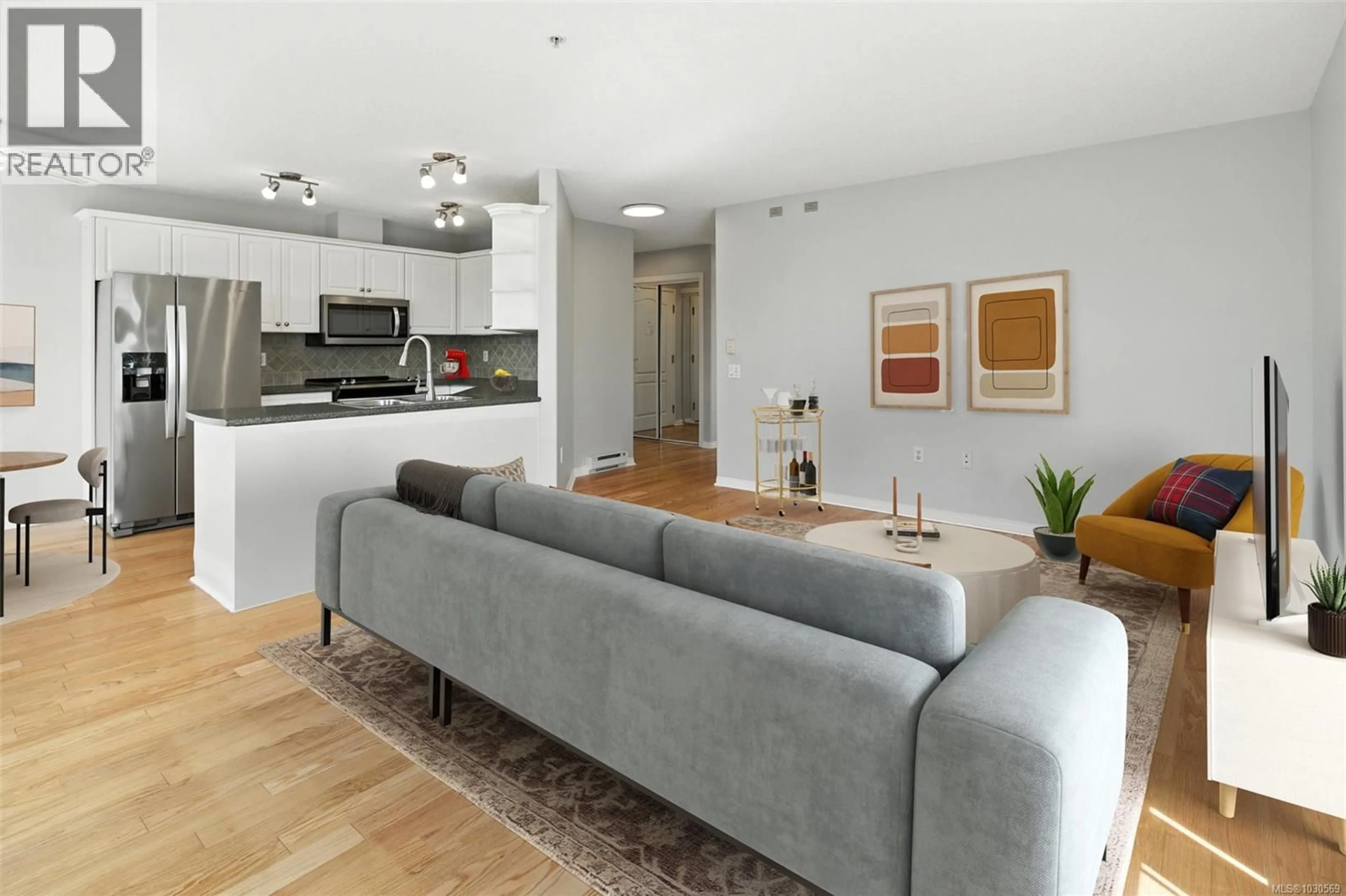 Living room with furniture, unknown for 304 - 3133 TILLICUM ROAD, Saanich British Columbia V9A2B4