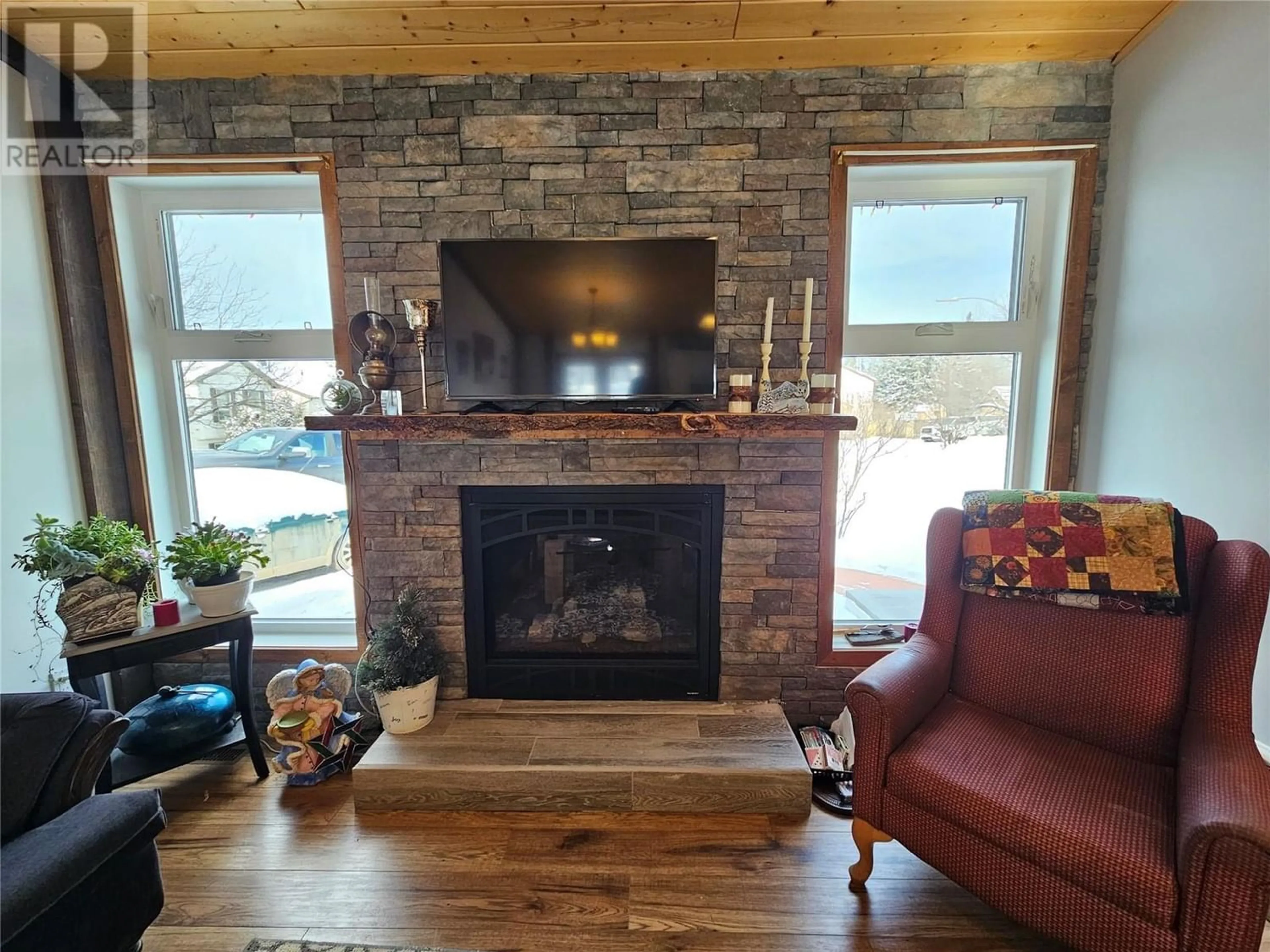 Living room for 56 SUKUNKA Place, Tumbler Ridge British Columbia V0C2W0