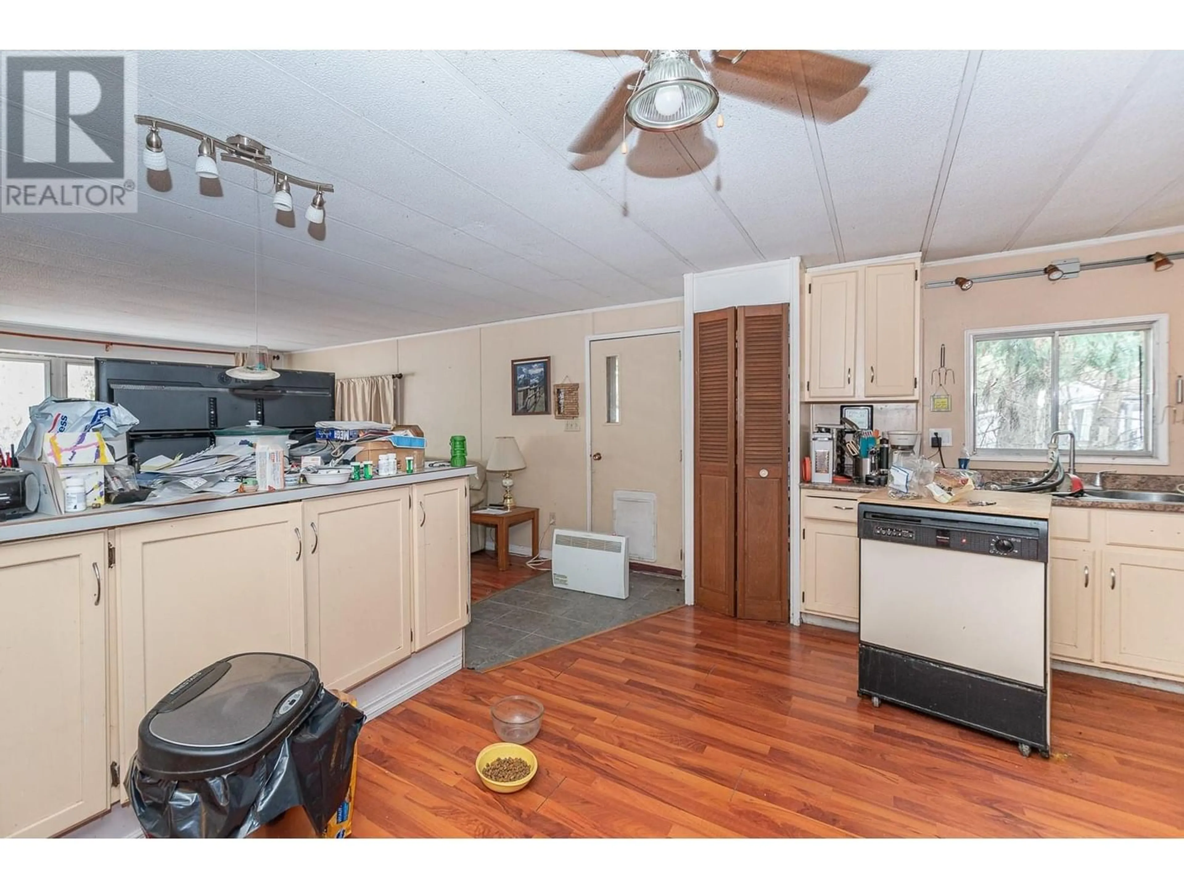 Standard kitchen for 31 Rosoman Road, Enderby British Columbia V0E1V0