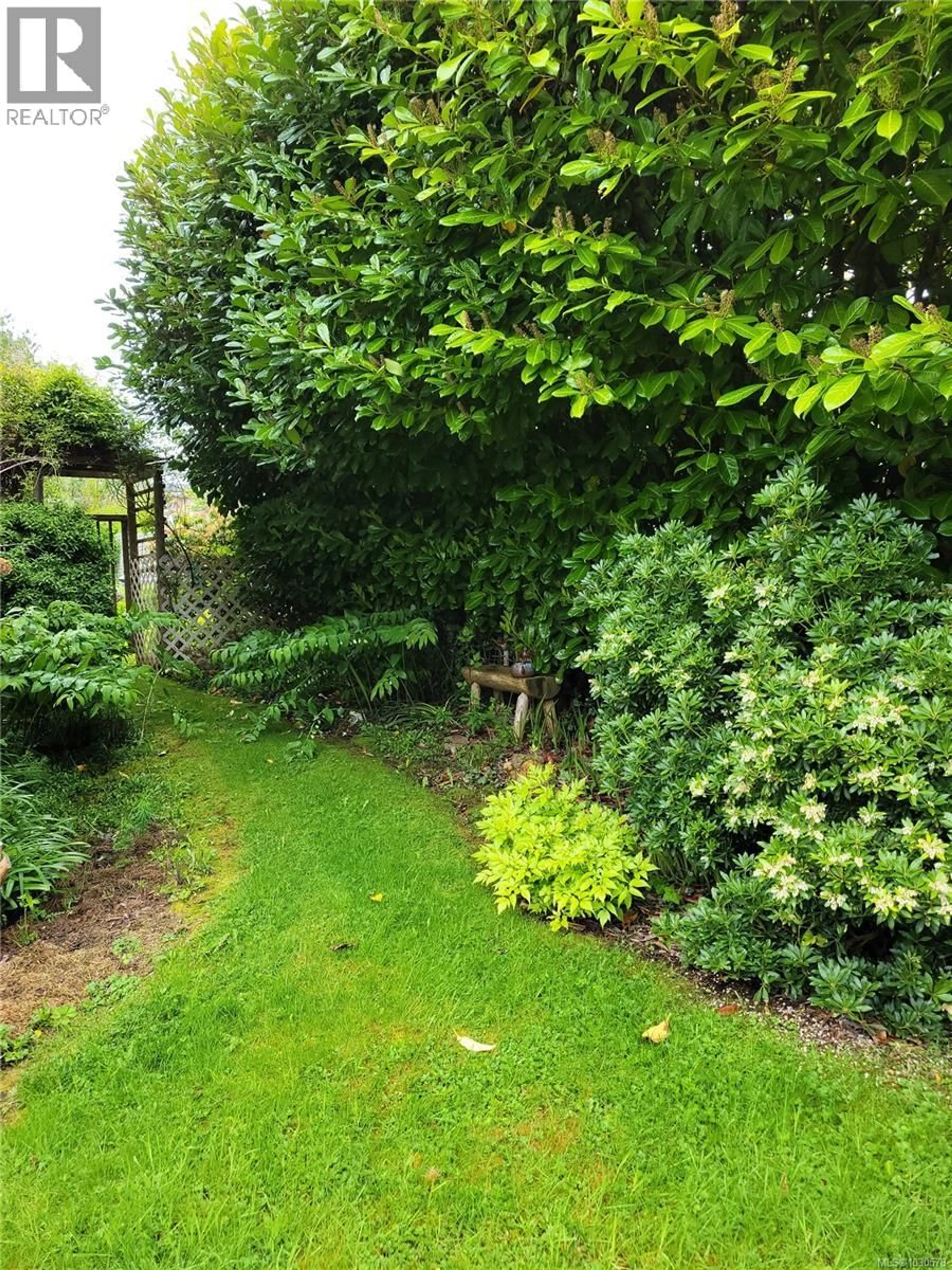 A pic from outside/outdoor area/front of a property/back of a property/a pic from drone, street for 179 2ND STREET, Sointula British Columbia V0N3E0