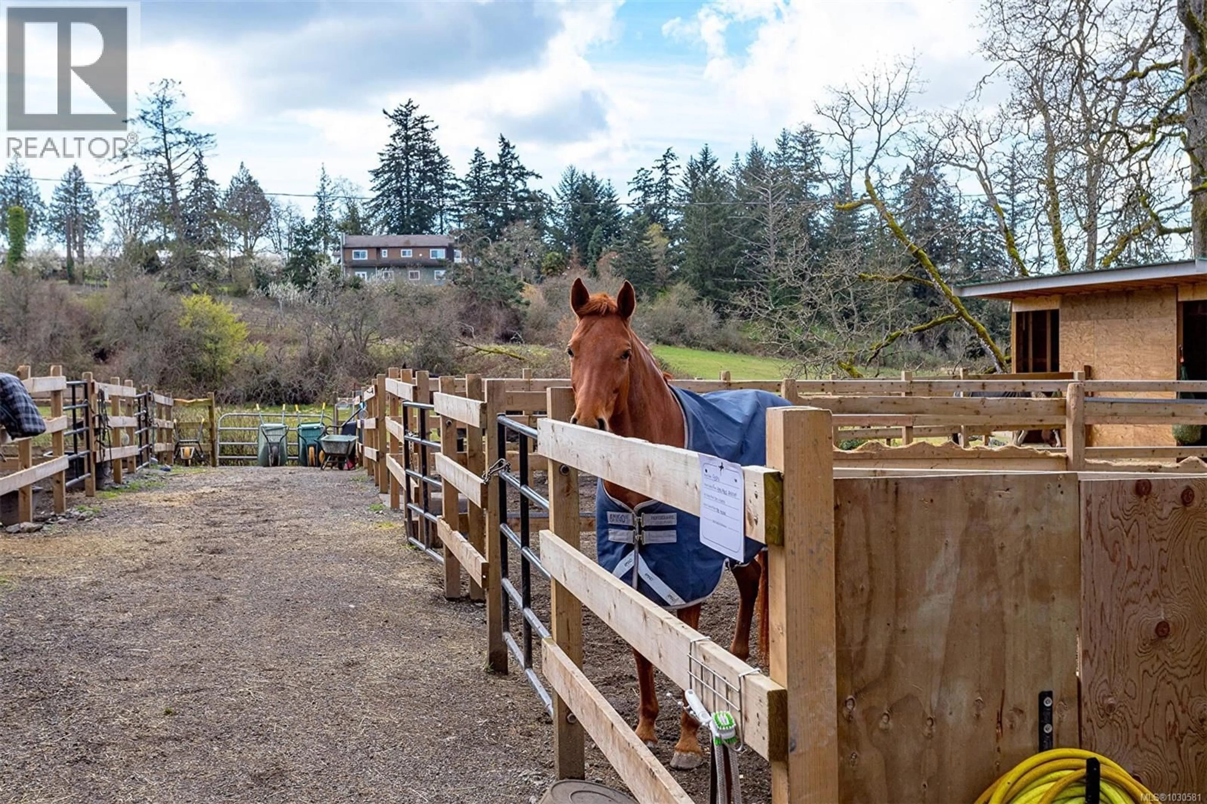 Unknown for 4040 HOLLAND AVENUE, Saanich British Columbia V8Z5K1