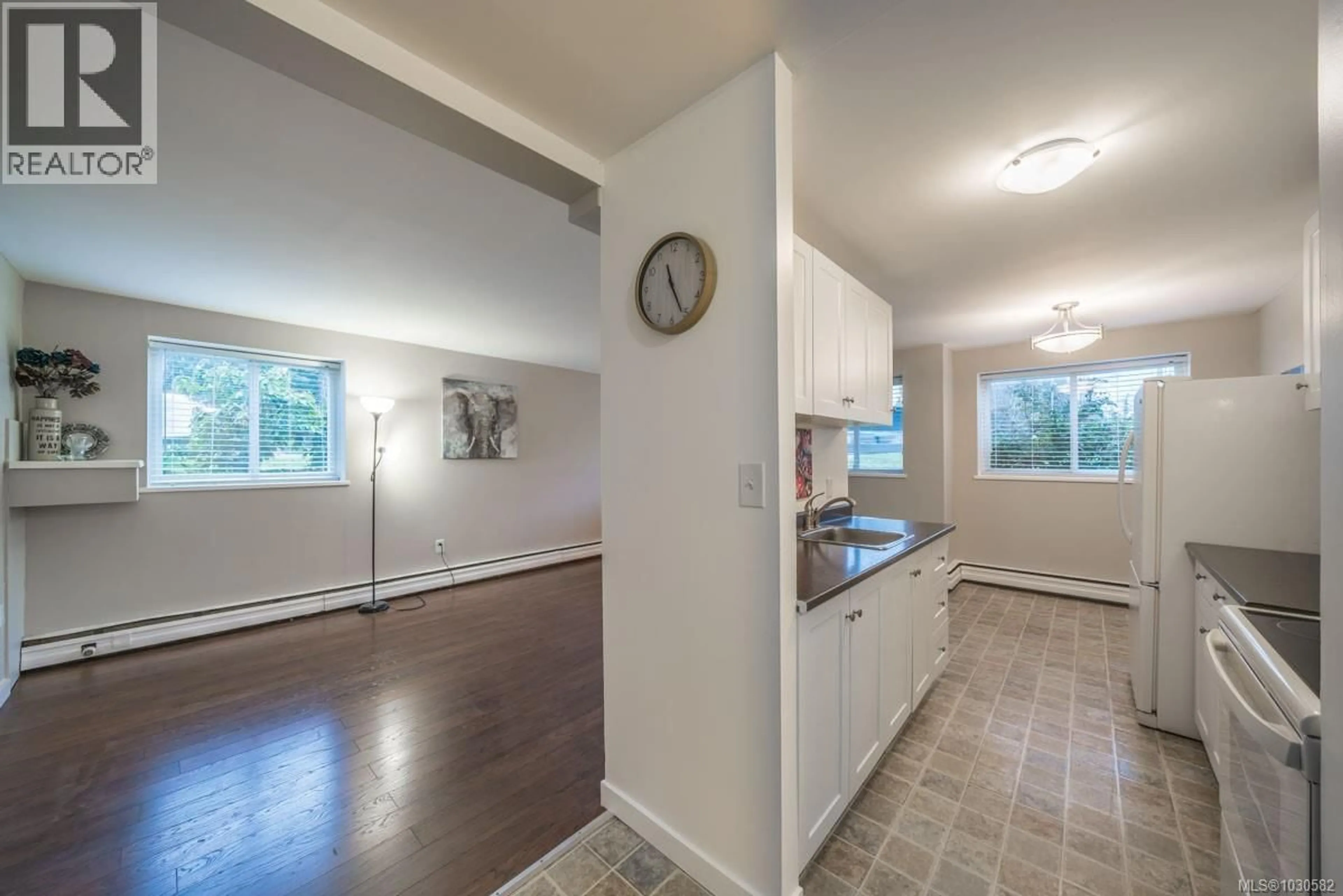Open concept kitchen, unknown for 1102 - 1097 BOWEN ROAD, Nanaimo British Columbia V9R2A4