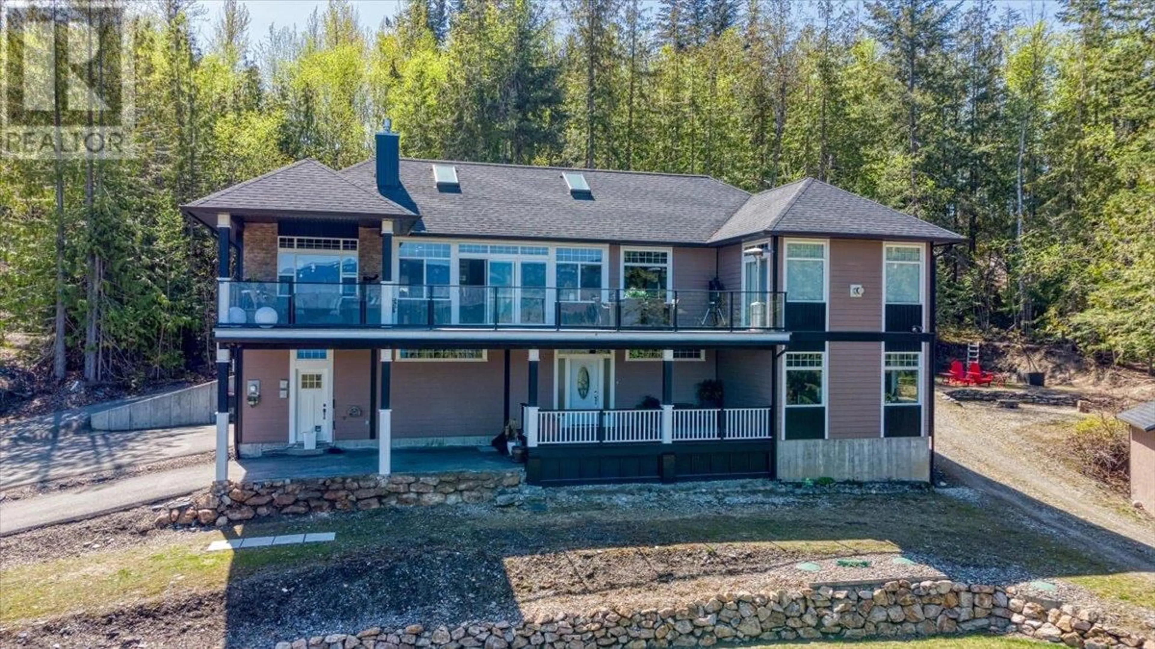 A pic from exterior of the house or condo, cottage for 2127 Pleasant Dale Road W, Blind Bay British Columbia V0E2W1