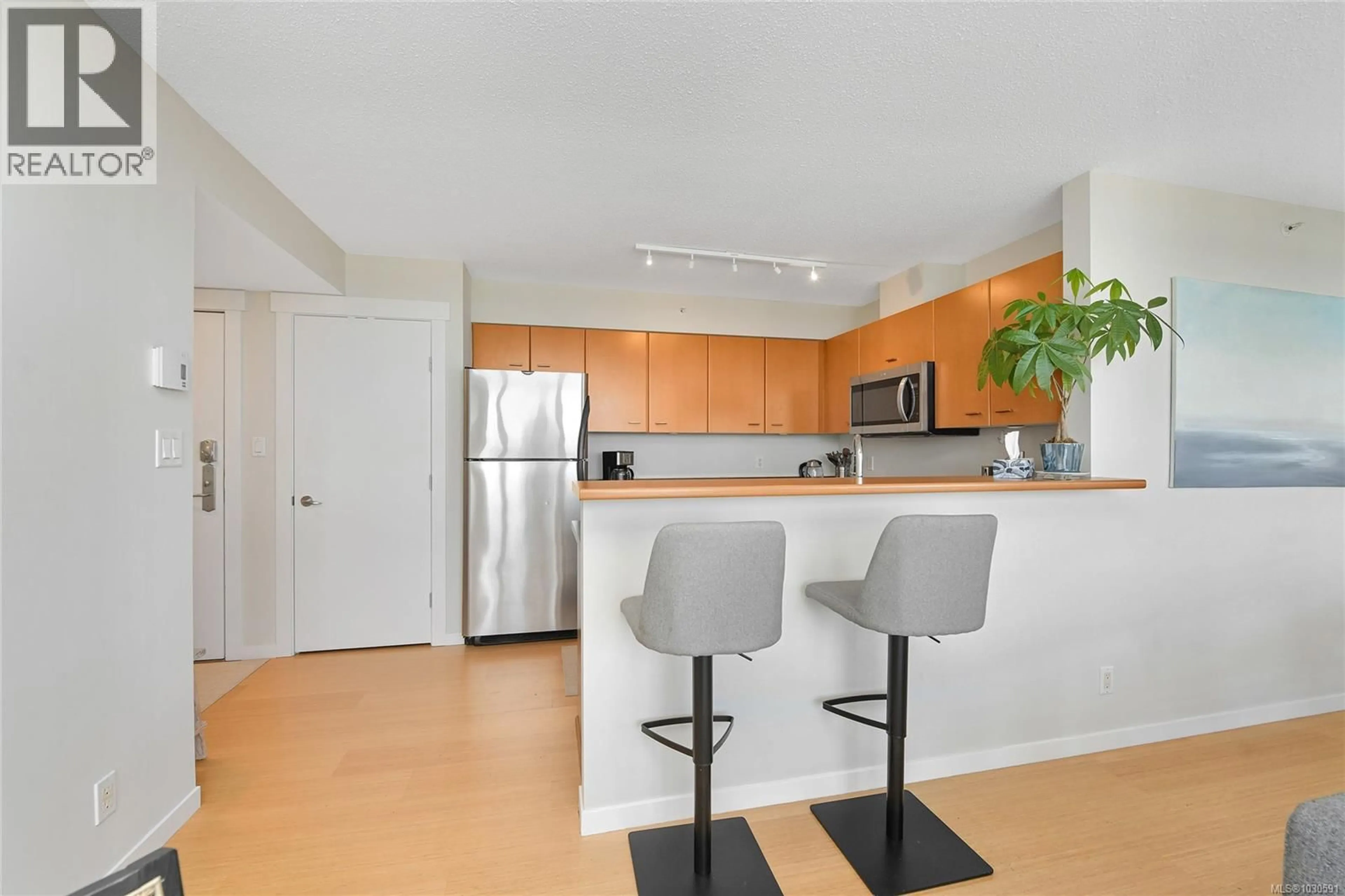 Standard kitchen, unknown for 1903 - 751 FAIRFIELD ROAD, Victoria British Columbia V8W4A4