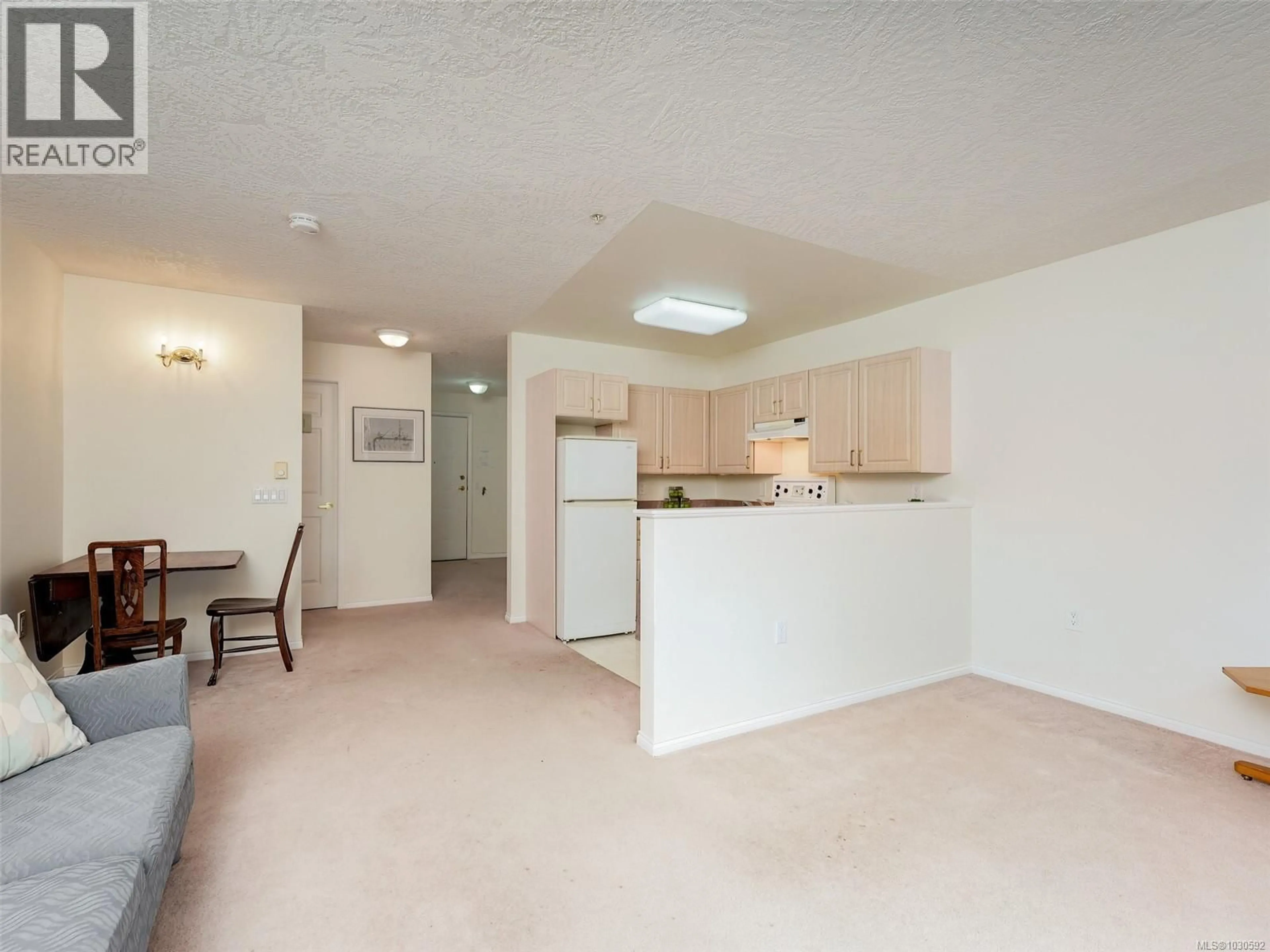 A pic of a room for 213 - 1485 GARNET ROAD, Saanich British Columbia V8P5T5